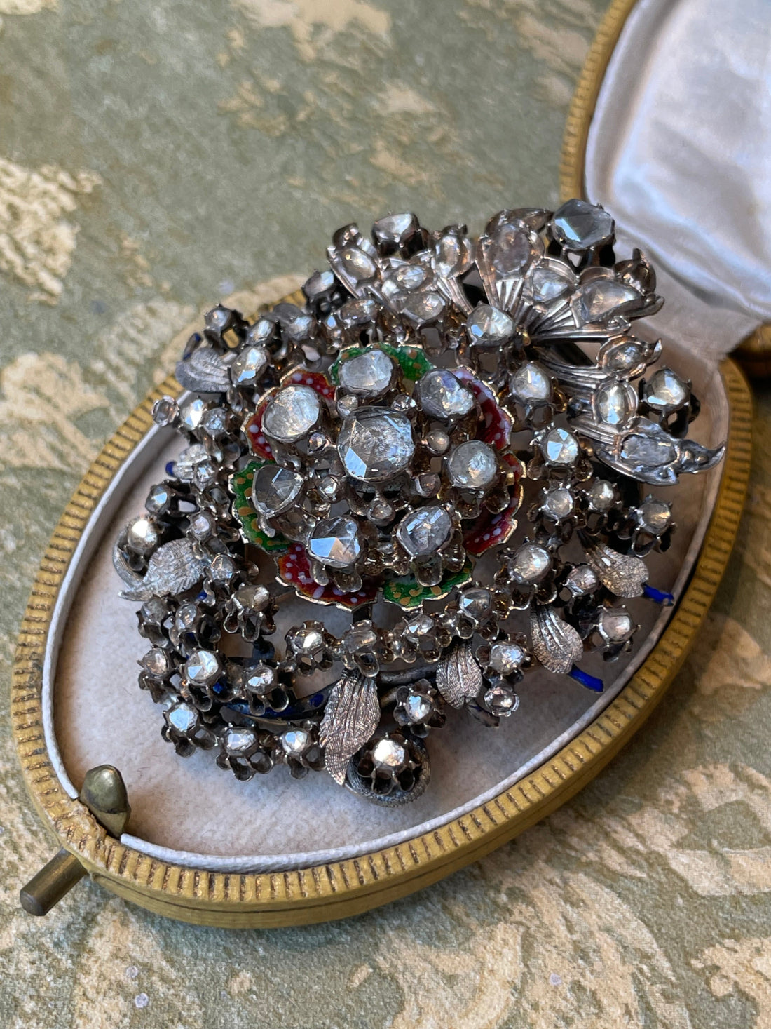 Le spille floreali nel Settecento