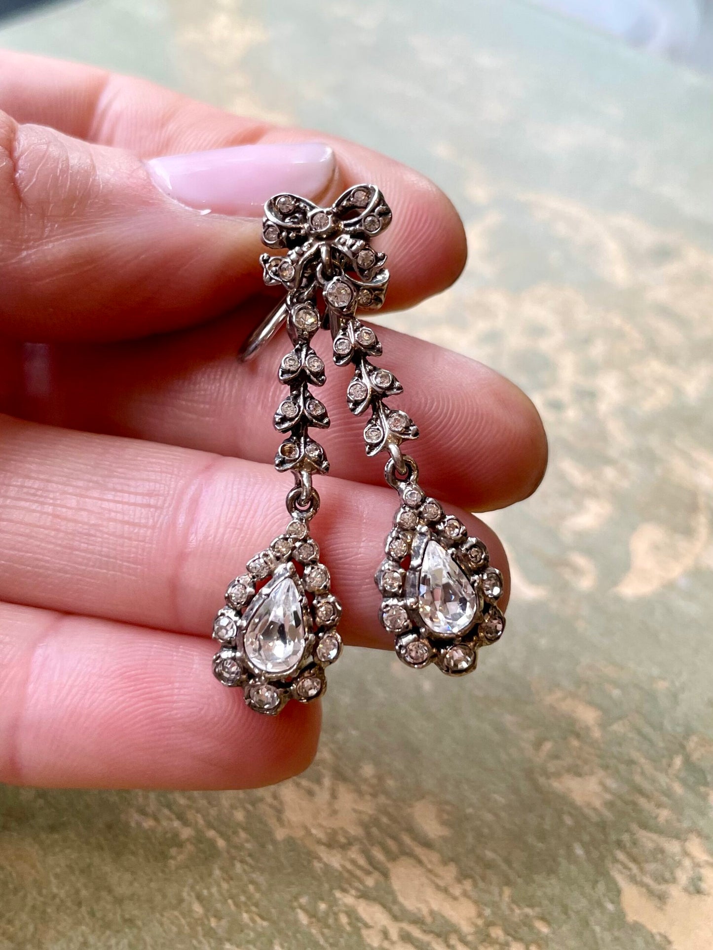 Orecchini in argento e paste a ghirlanda