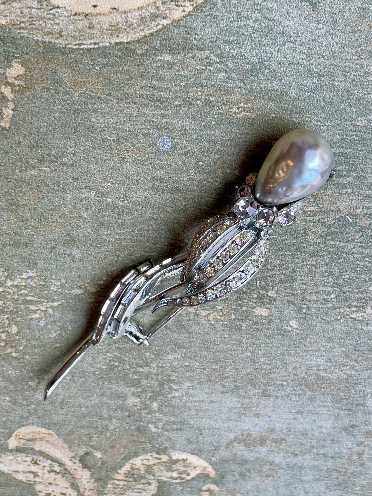 Spilla Bocciolo di Rosa in cristalli bianchi, Coro, anni ‘50