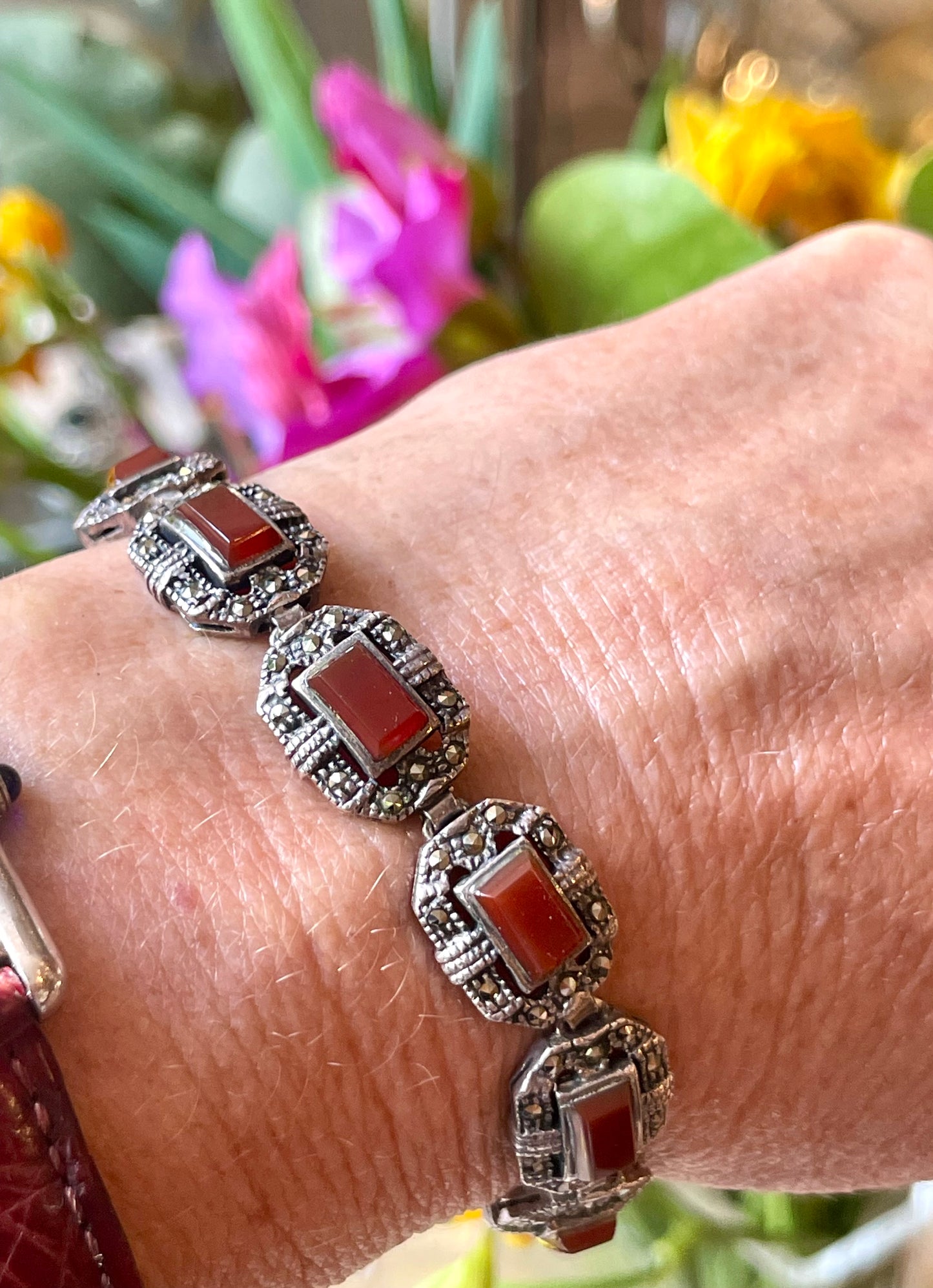 Elegante bracciale in argento, corniola e marcassite, Art Deco