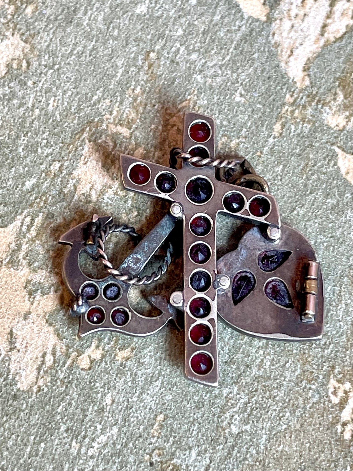 Pendente vittoriano in argento e granati