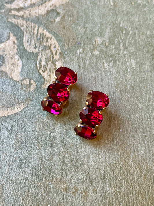 Raffinati orecchini in paste rosse di Perpignan, 1920/30