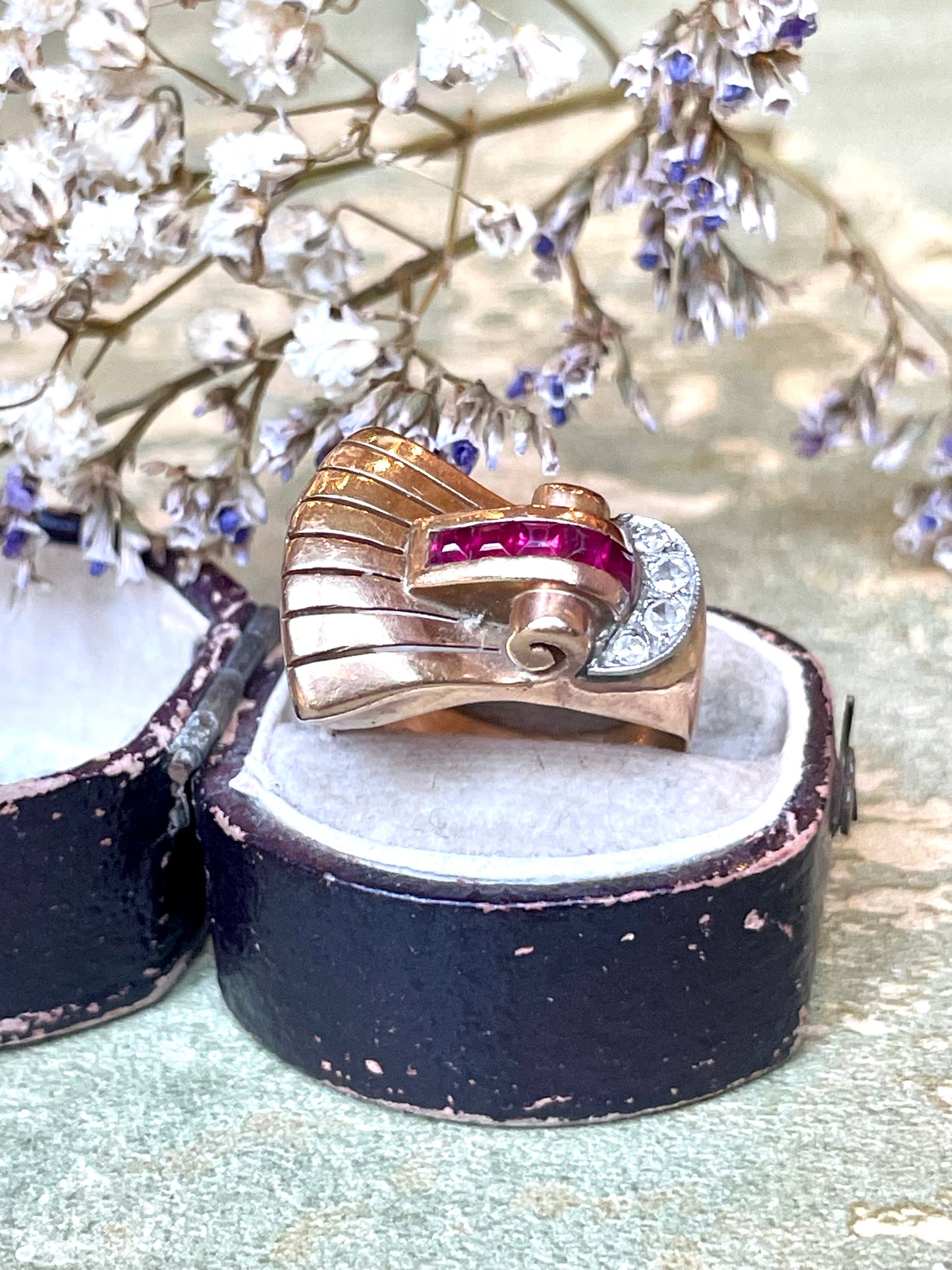 Affascinante anello Tank anni ‘40