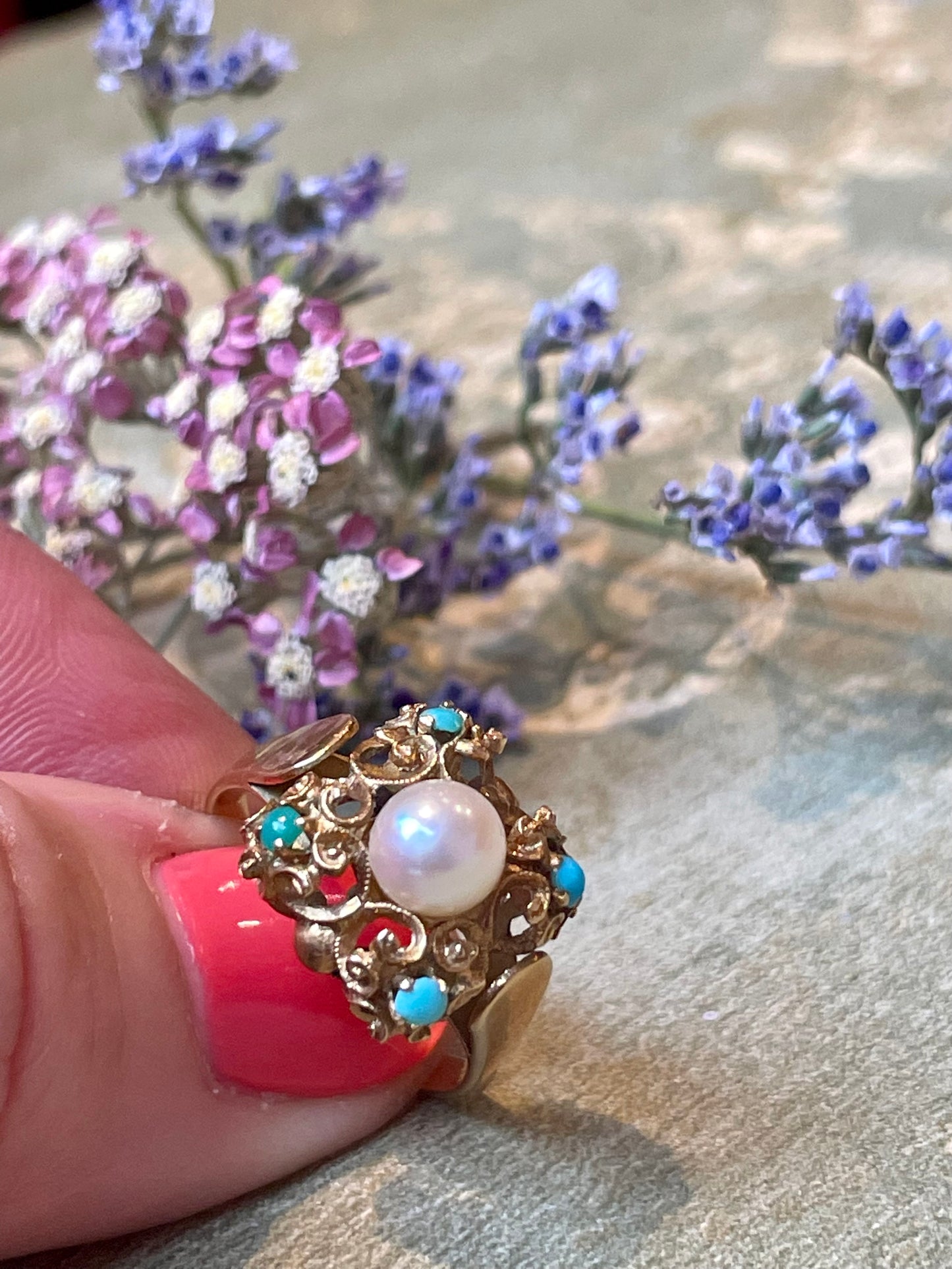 Cocktail ring con turchesi e perla bianca, anni ‘40/50