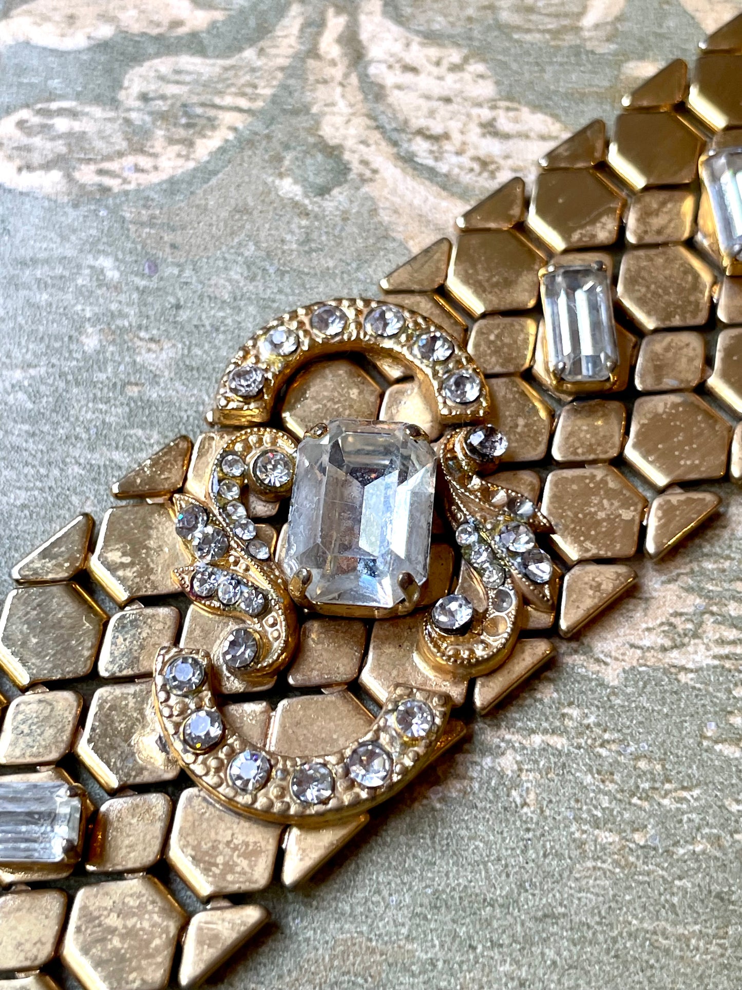 Luminoso Bracciale a maglia nido d’ape con strass, anni ‘50