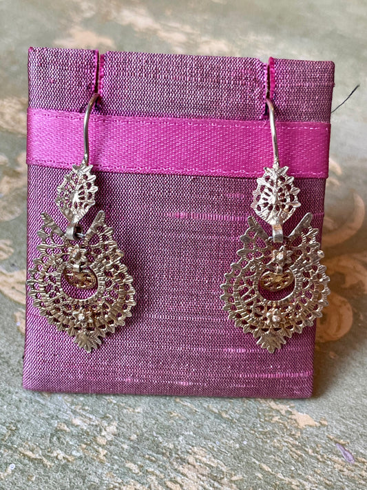 Raffinati orecchini in vermeil traforato, 1920/30