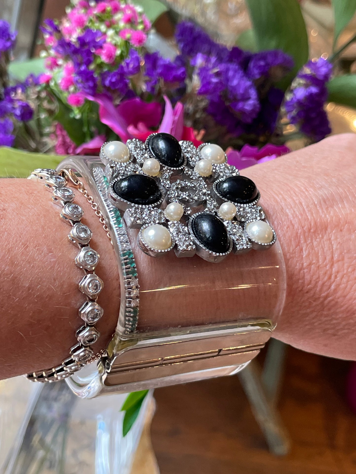 Manchette in plexi Chanel