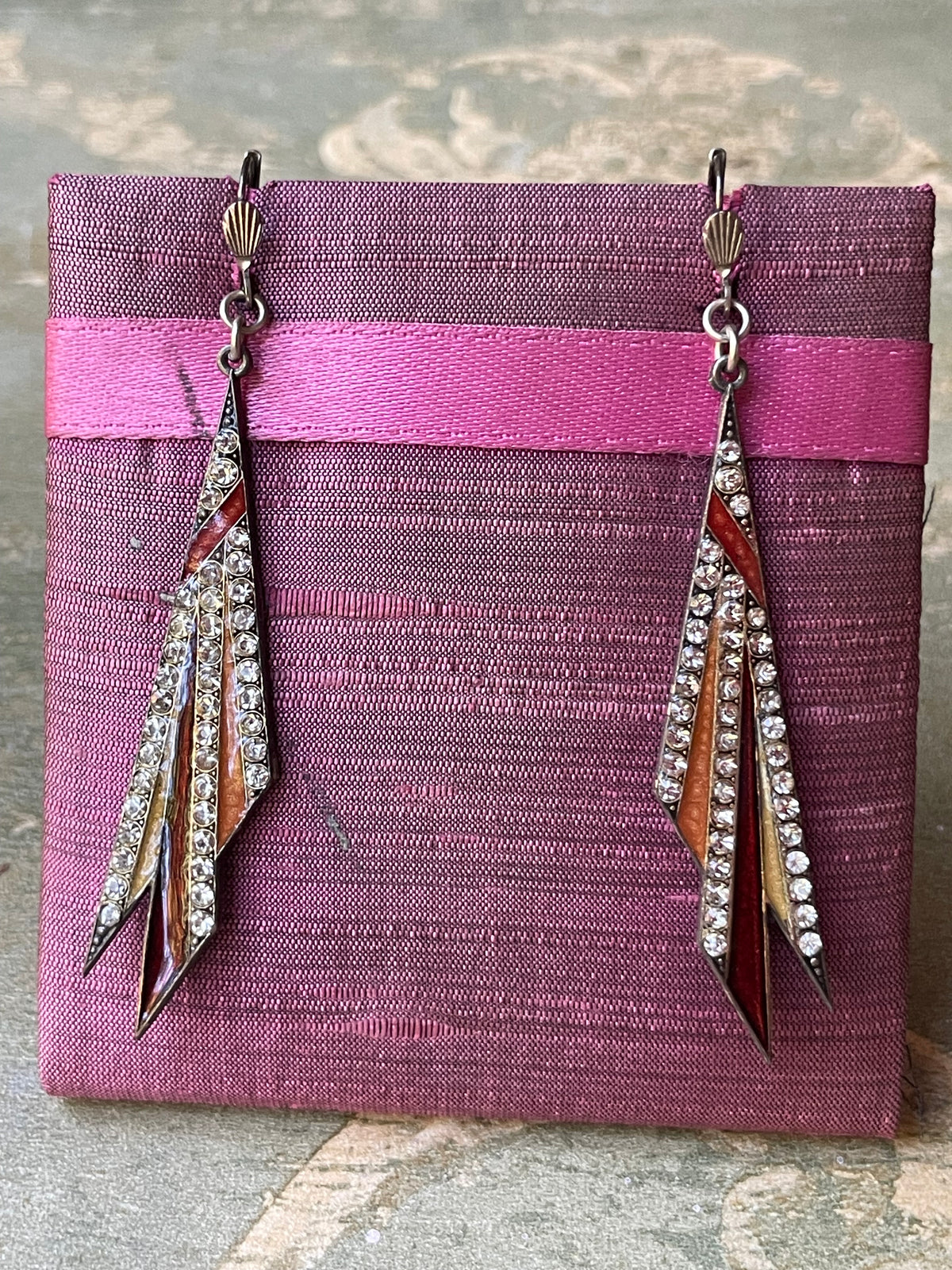 Orecchini Art Deco in smalto e strass