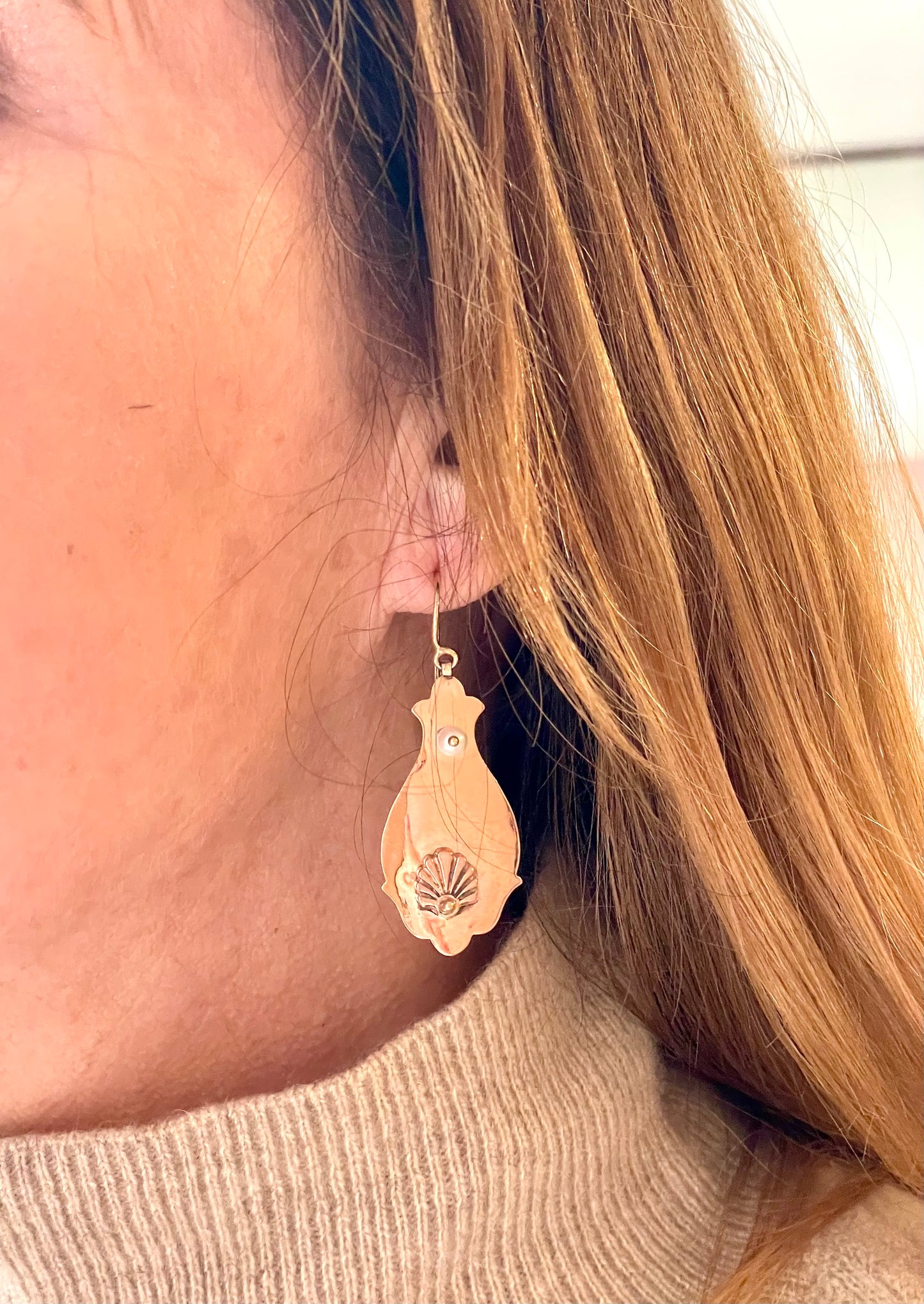 Seducenti orecchini borbonici in oro rosa