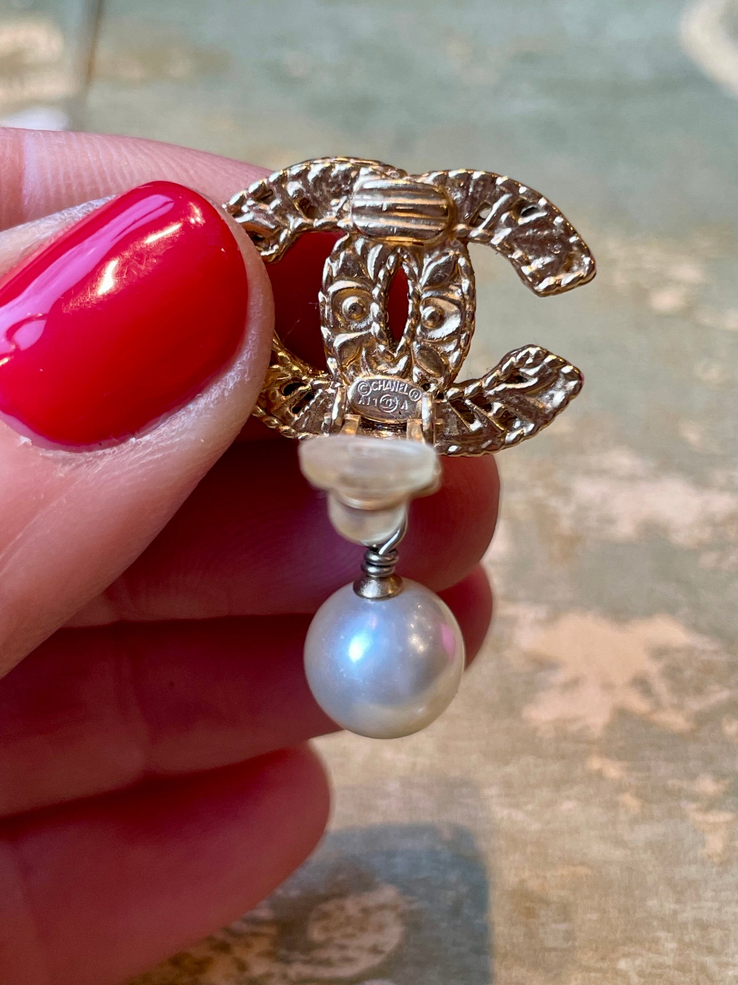 Iconici Orecchini Chanel con perla