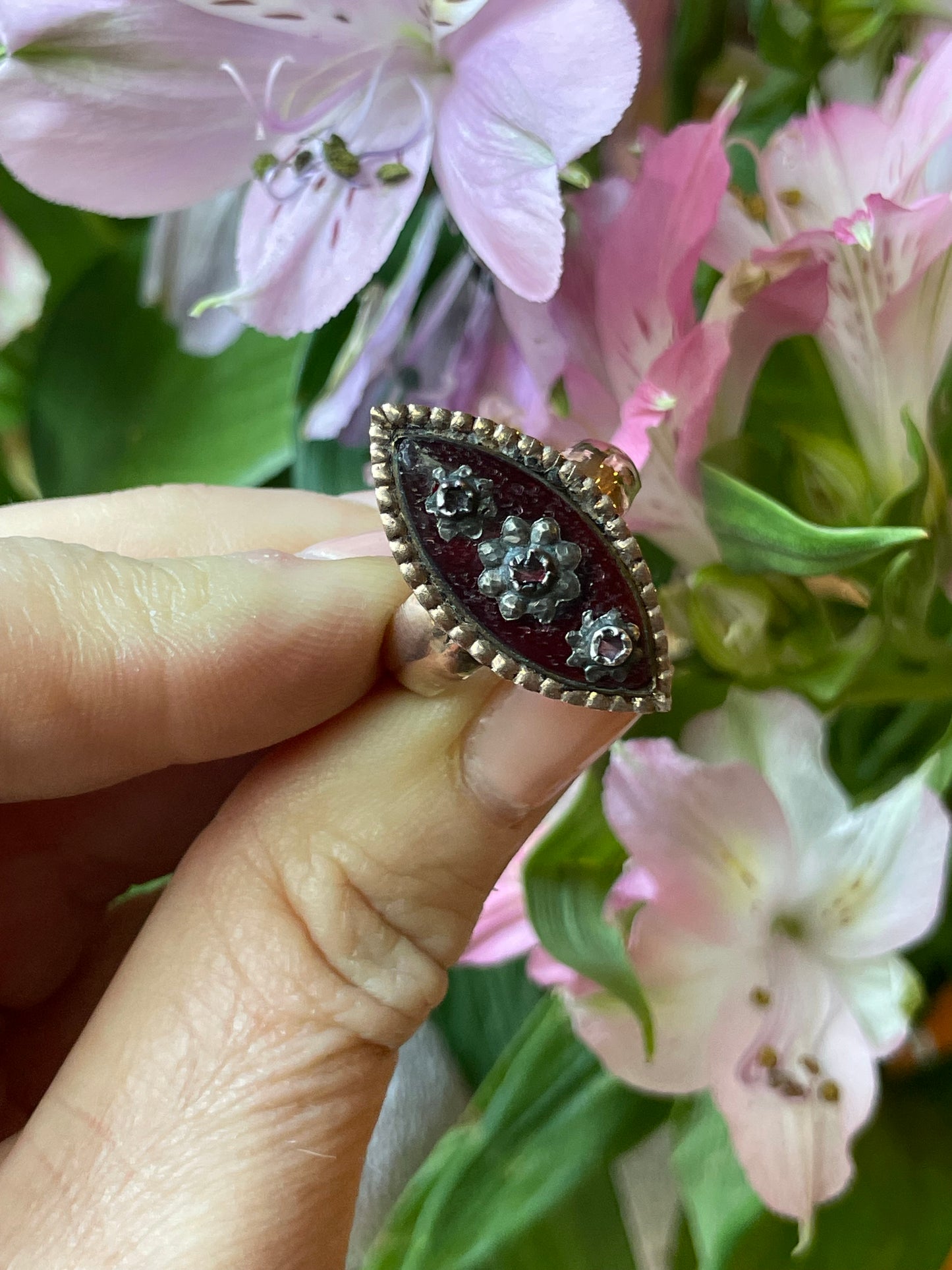 Squisito anello Navette in smalto, epoca georgiana