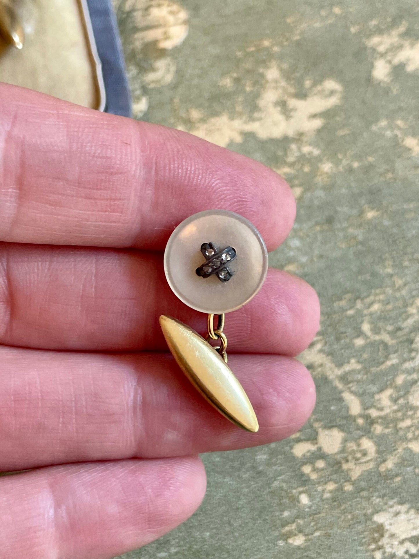 Set di gemelli e sparato da smoking in madreperla, oro e diamanti, 1920/30