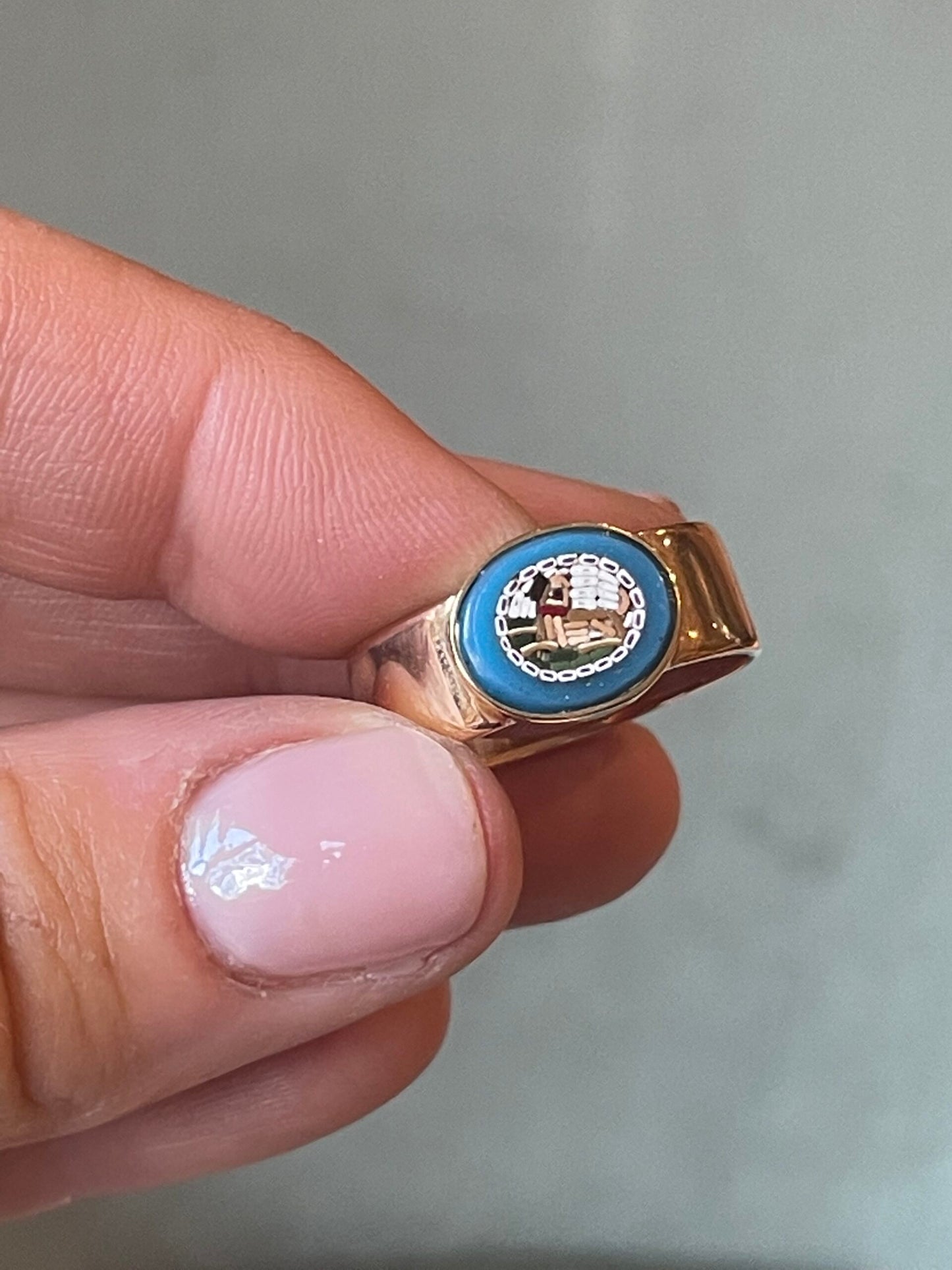 Yellow gold band ring with micromosaic, 1830/40