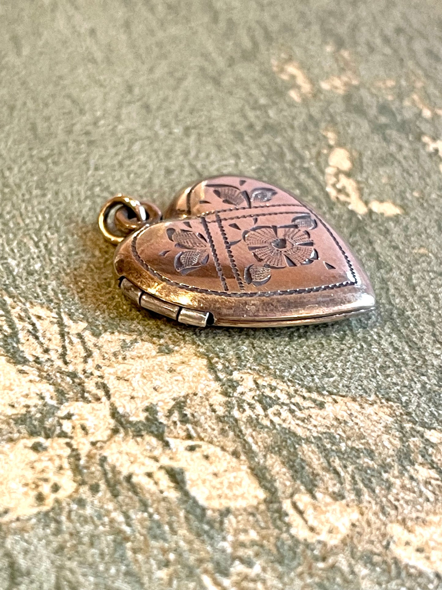 Romantico locket doppio in filled gold, epoca vittoriana