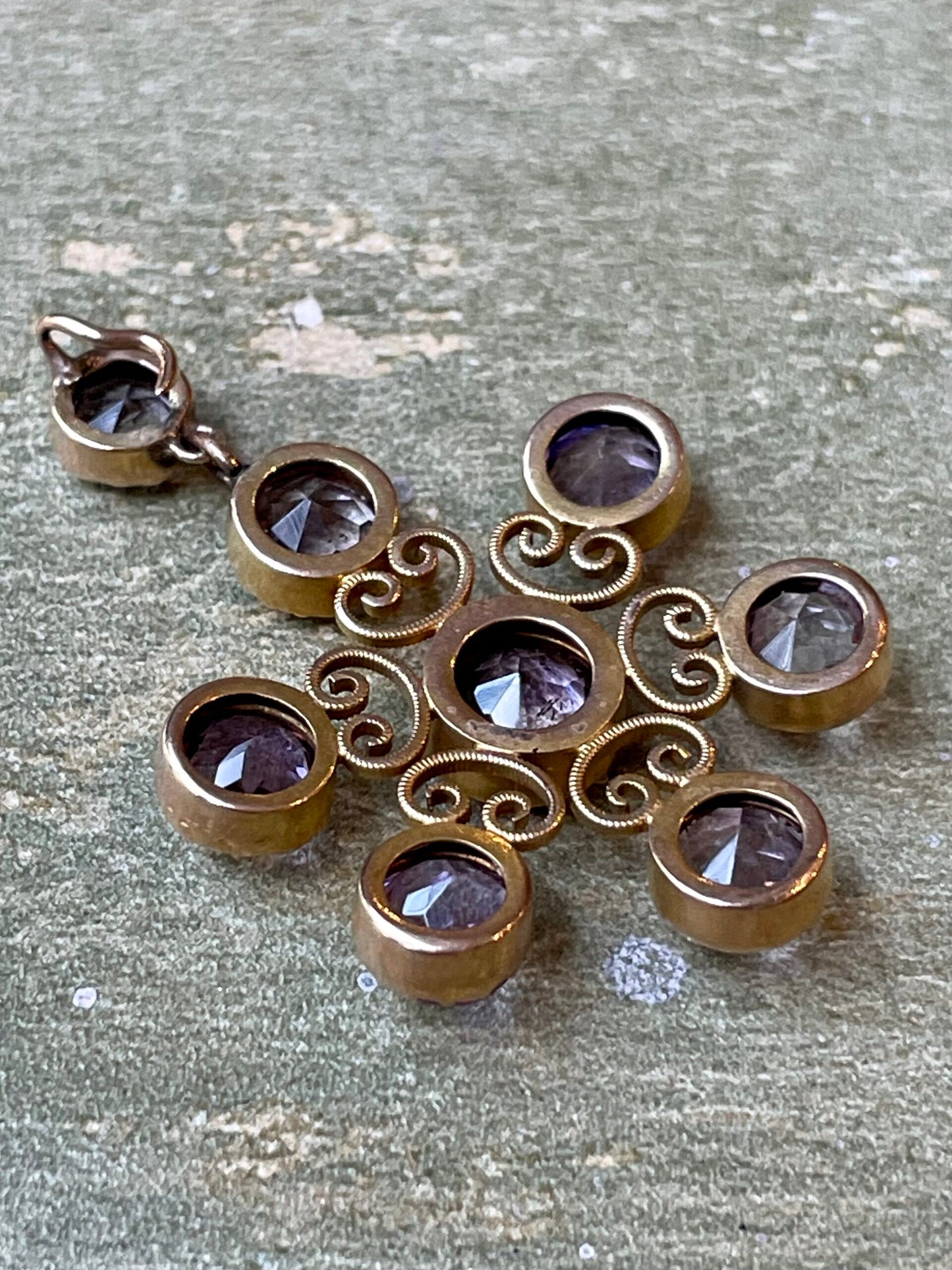 Pendente in oro e ametista, vittoriano