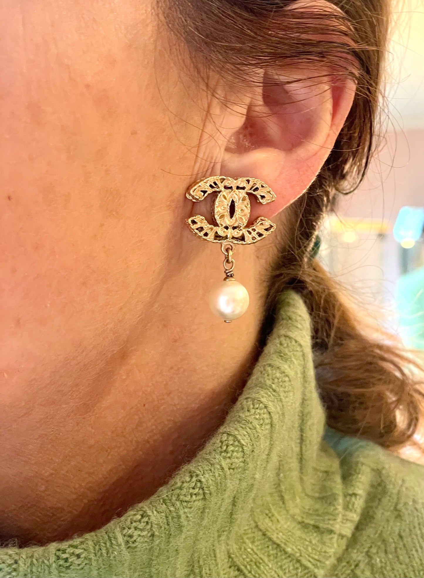 Iconici Orecchini Chanel con perla