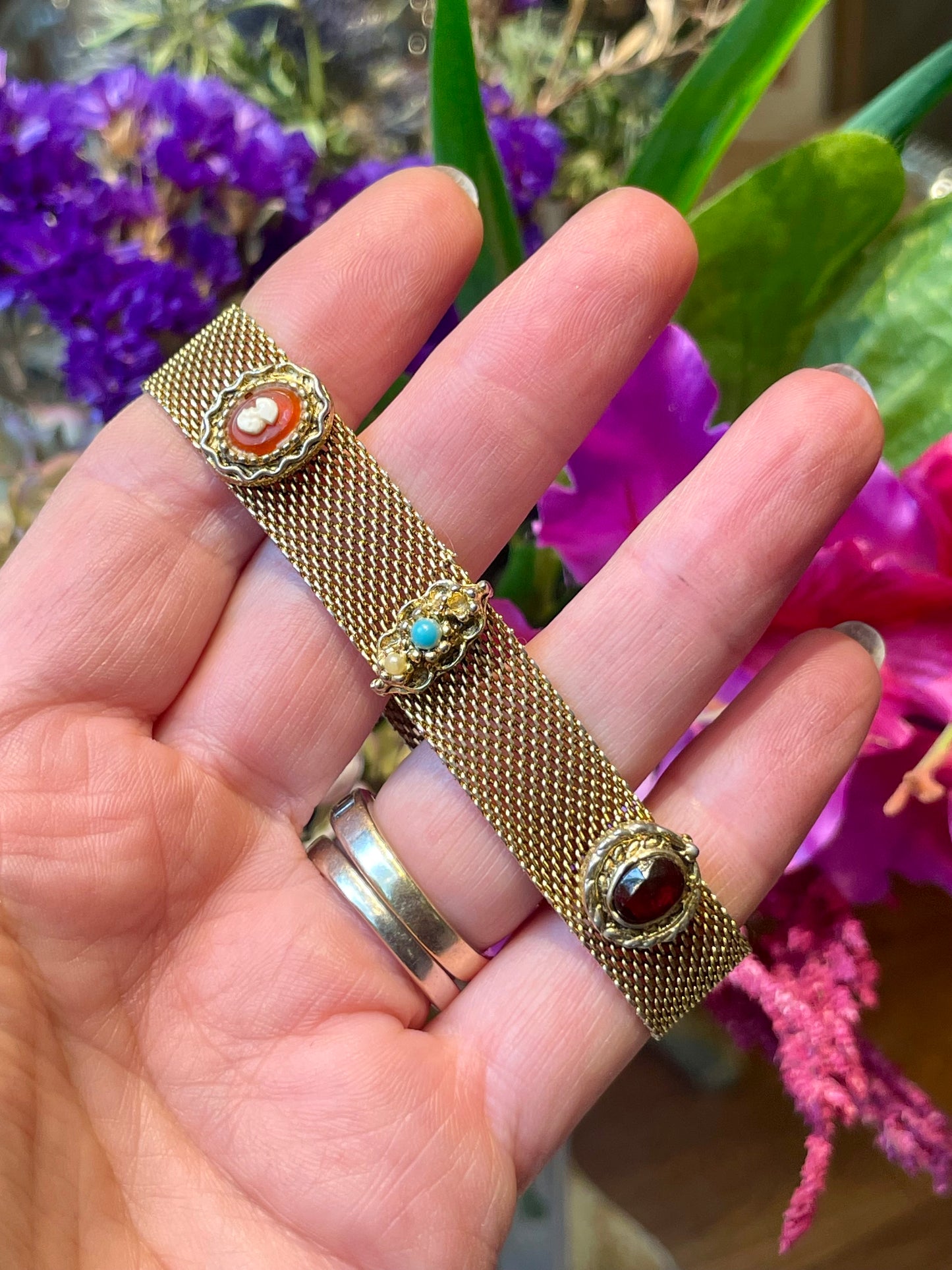 Elegante bracciale in maglia dorata, Goldette, anni ‘50