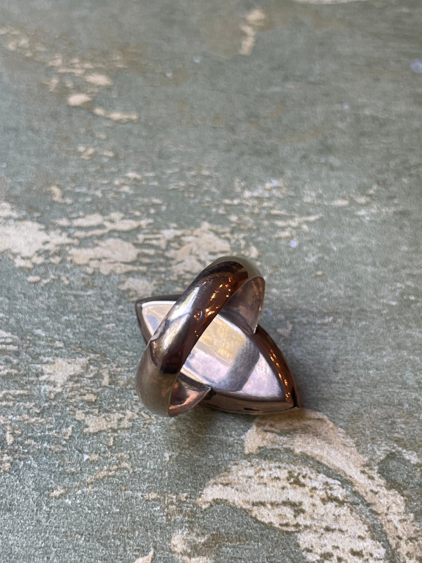 Squisito anello Navette in smalto, epoca georgiana