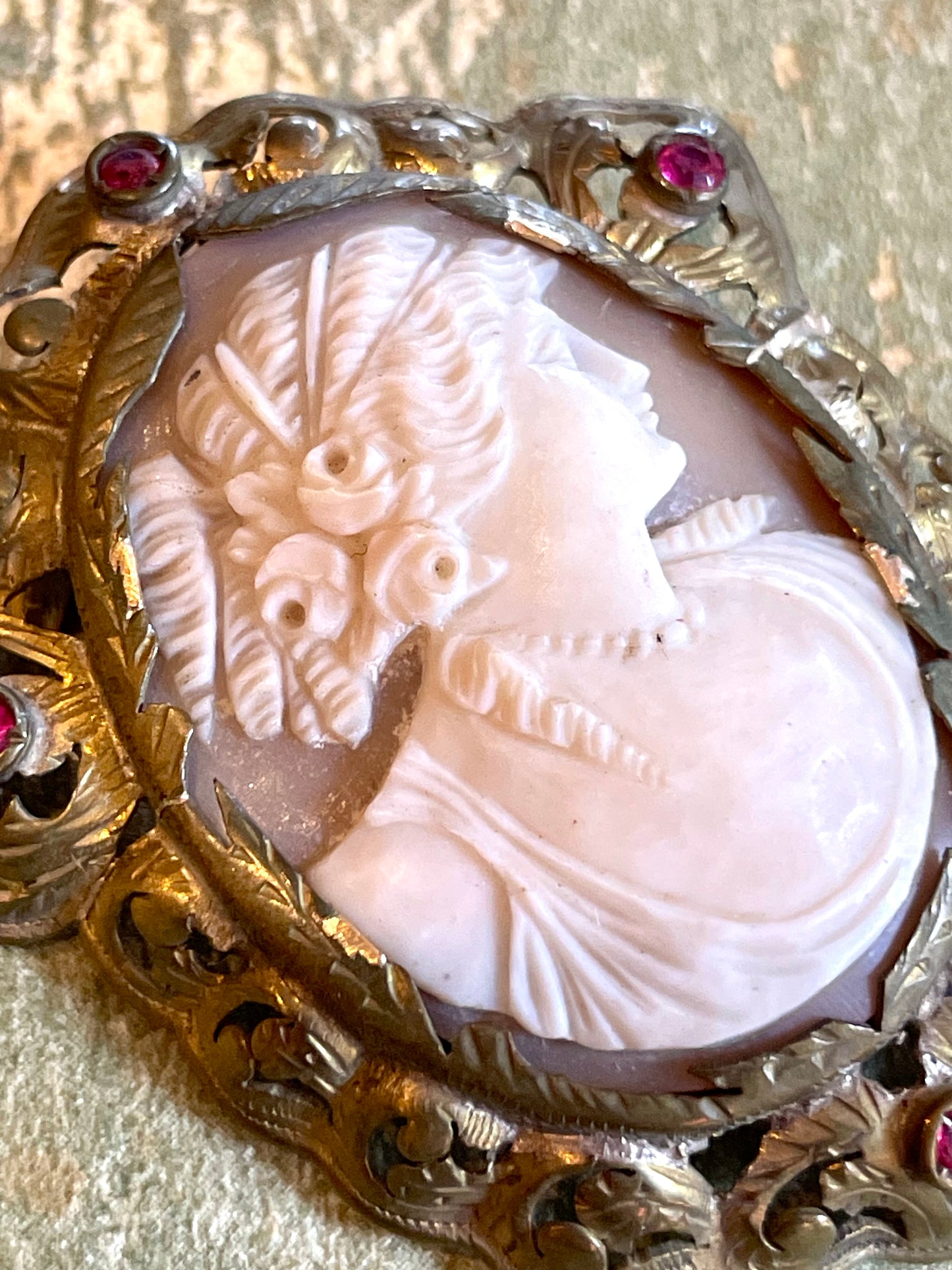 Incantevole spilla con cammeo conchiglia, epoca vittoriana