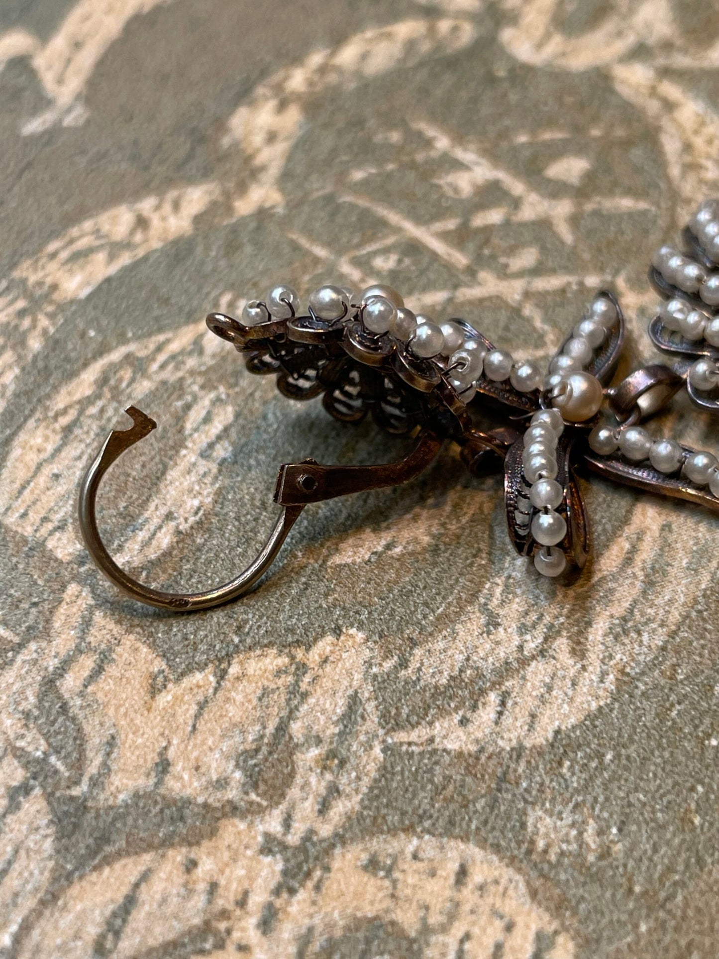 Orecchini con perle di vetro e vermeil, fine ‘700