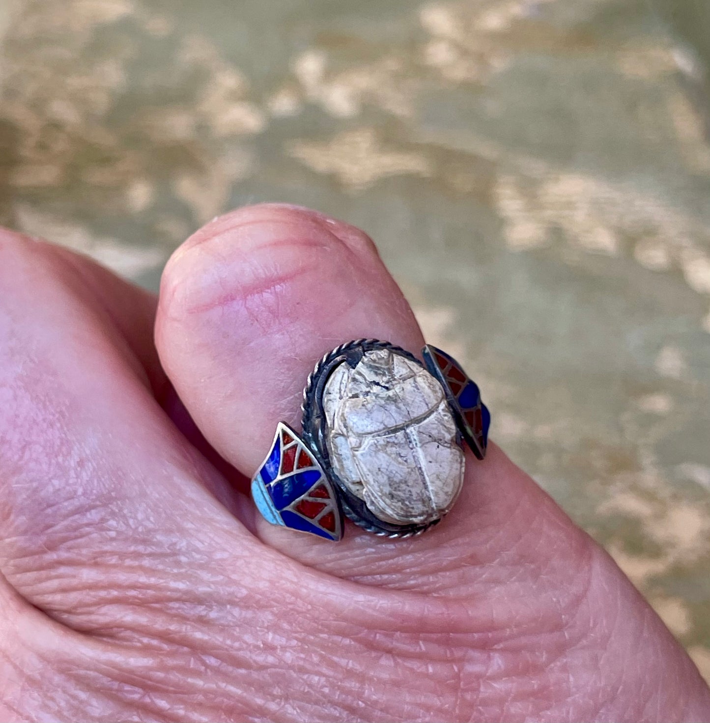 Anello con smalti e scarabeo, 1900/1910
