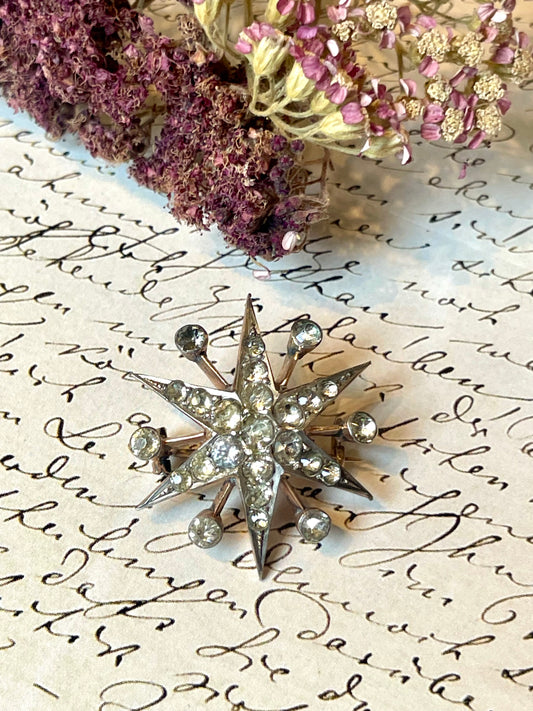 Romantica spilla vittoriana in paste e oro rosa