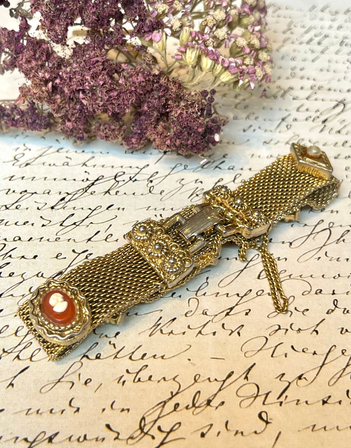 Elegante bracciale in maglia dorata, Goldette, anni ‘50