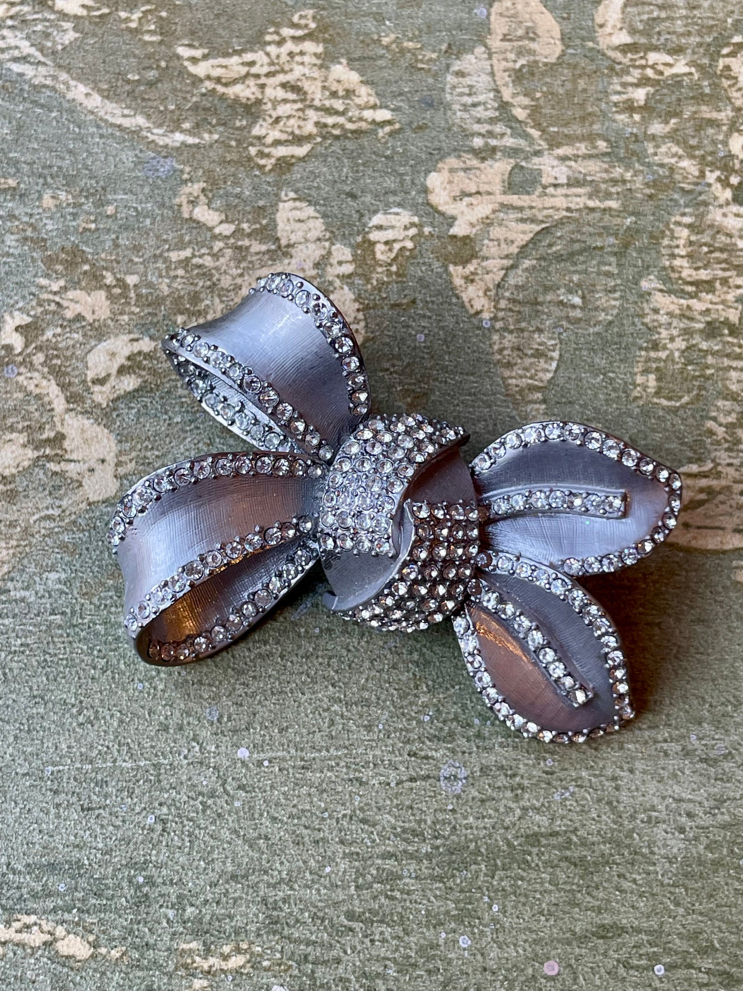 Deliziosa spilla Fiocco anni ‘60