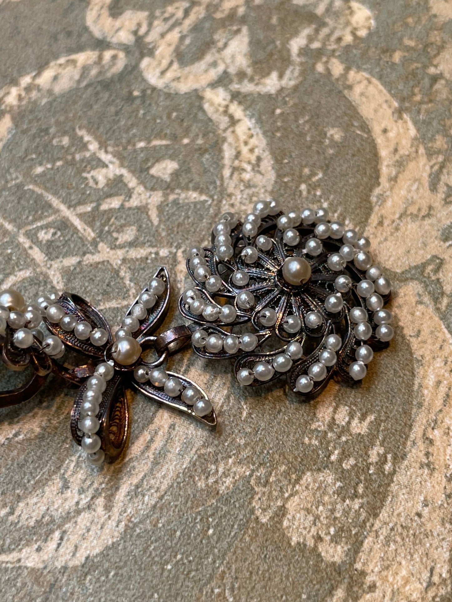 Orecchini con perle di vetro e vermeil, fine ‘700