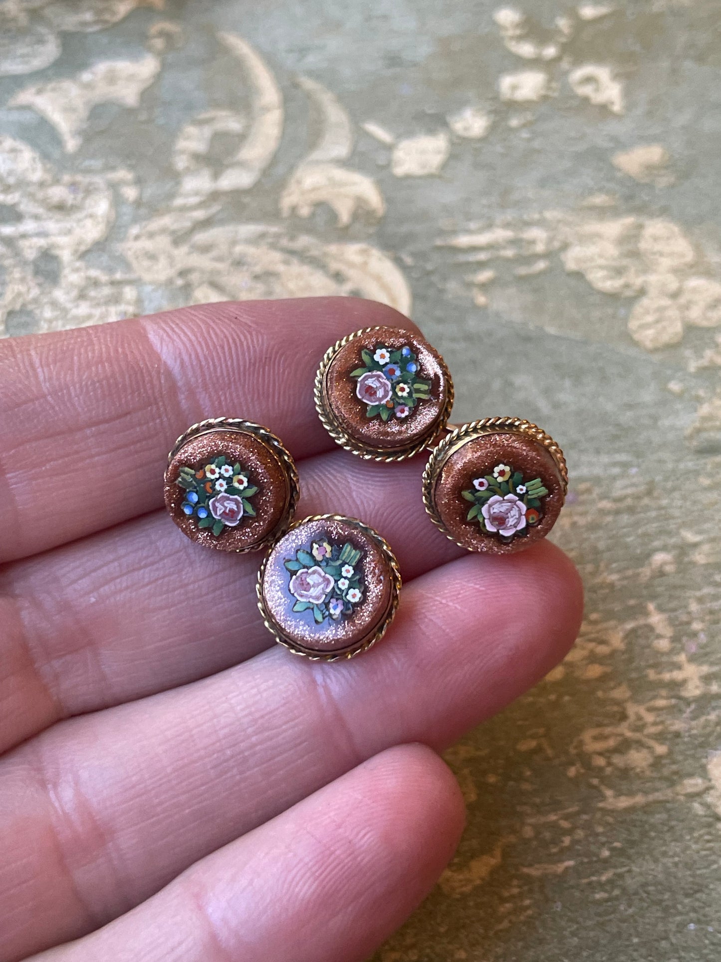 Raffinati gemelli doppi in aventurina e micromosaico, prima metà Ottocento