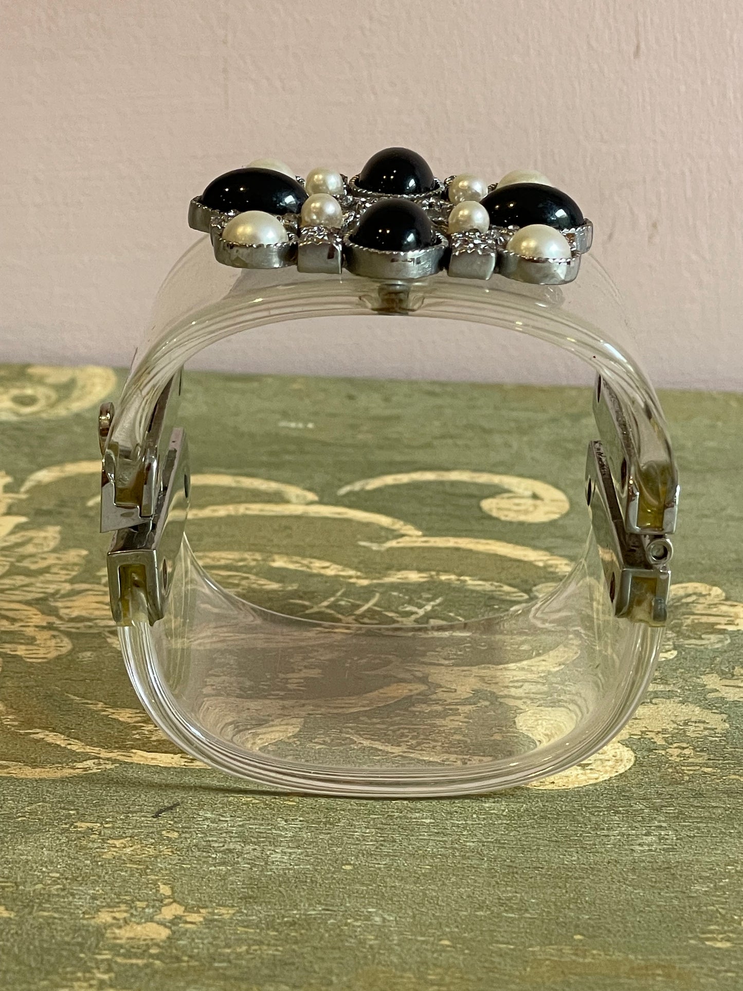 Manchette in plexi Chanel