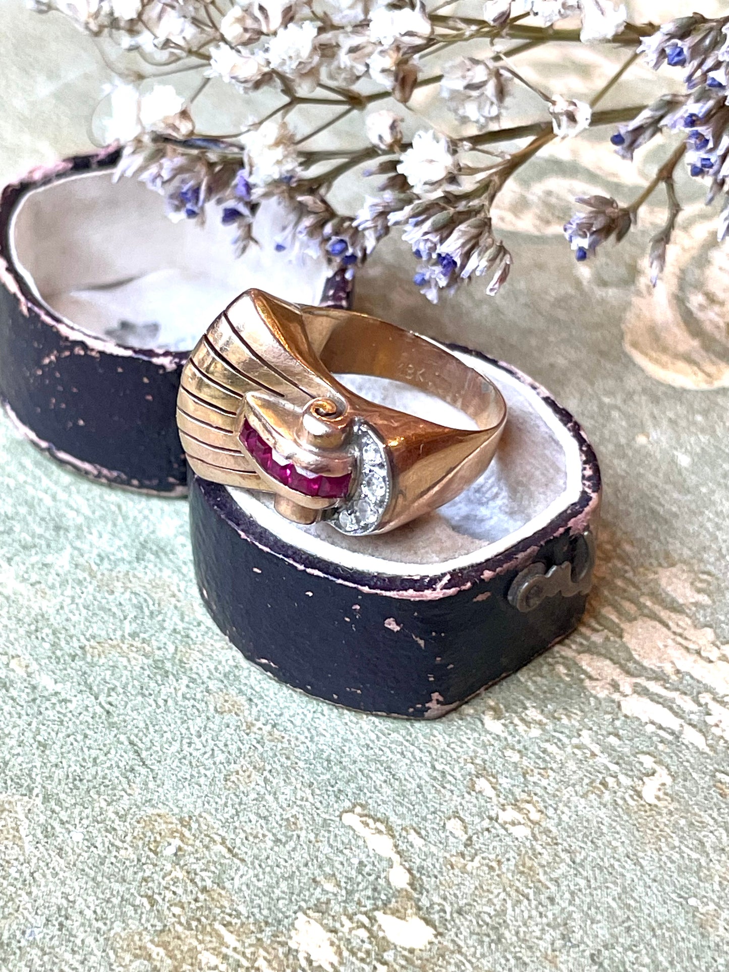 Affascinante anello Tank anni ‘40