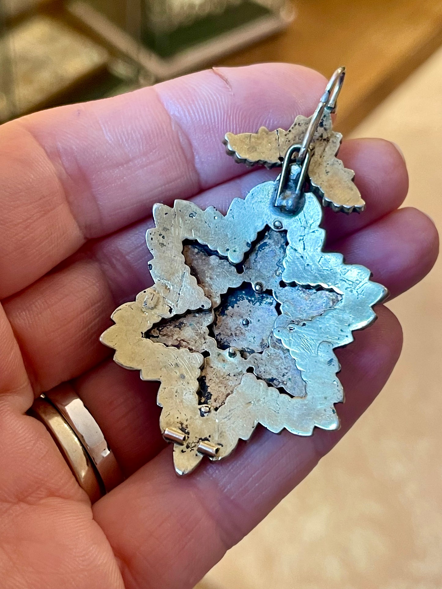 Elegante pendente vittoriano a stella in granati almandini