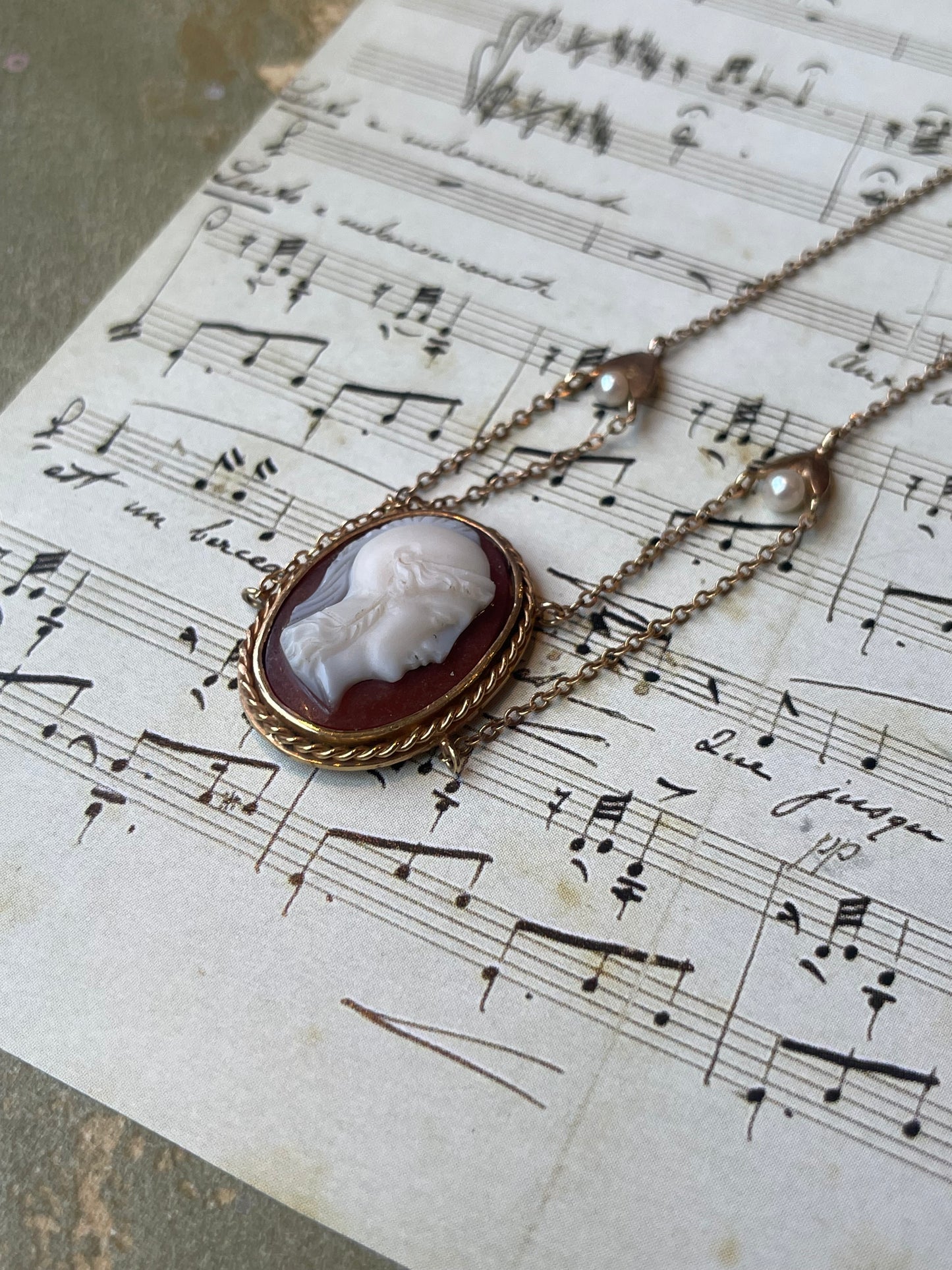 Elegante collana con cammeo, epoca vittoriana