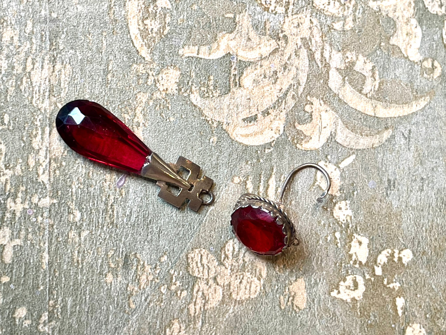 Meravigliosi orecchini Drop in paste e vermeil, 1810/20