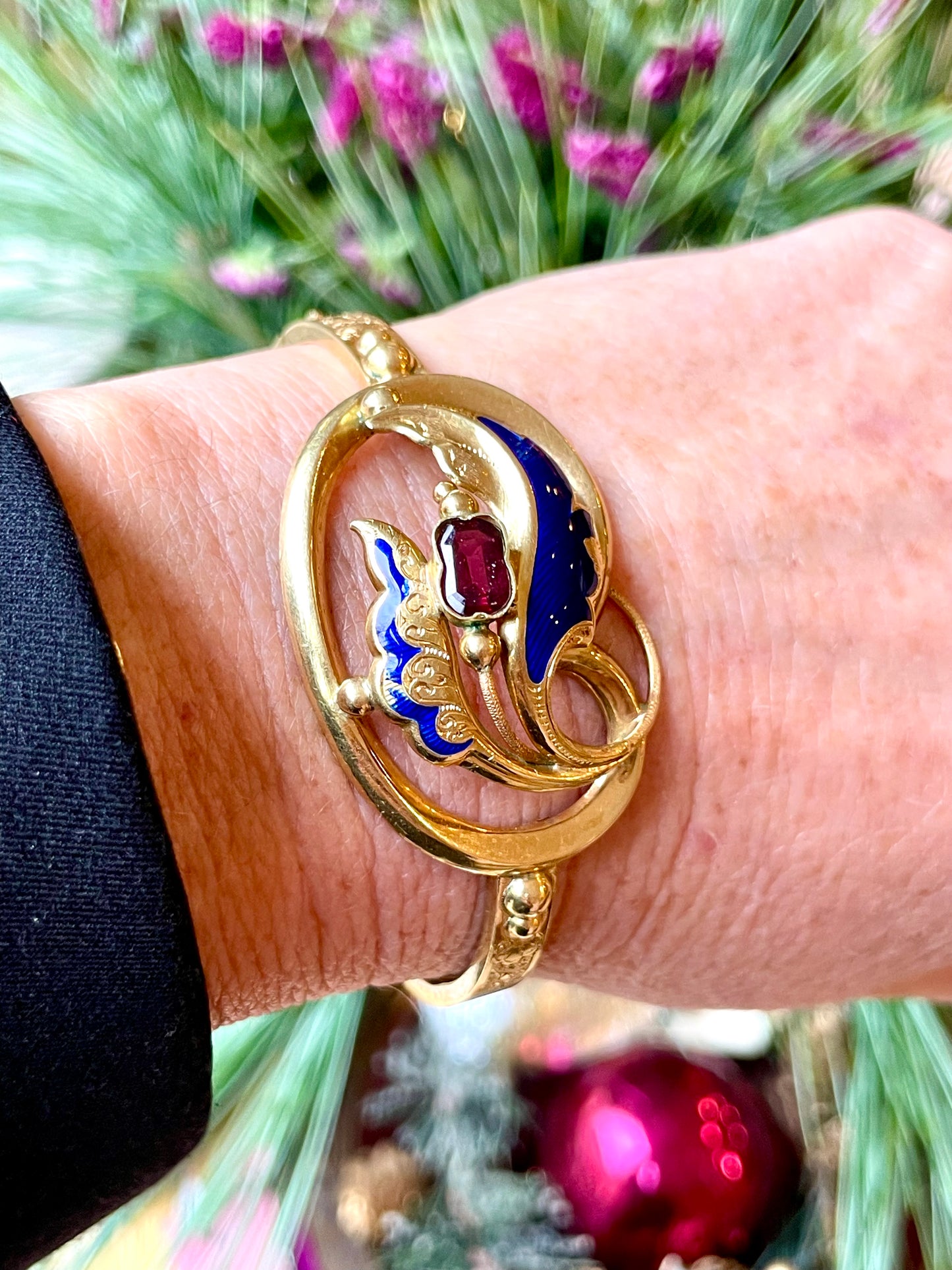 Straordinario bracciale rigido italiano in smalto e granato, prima metà dell’Ottocento