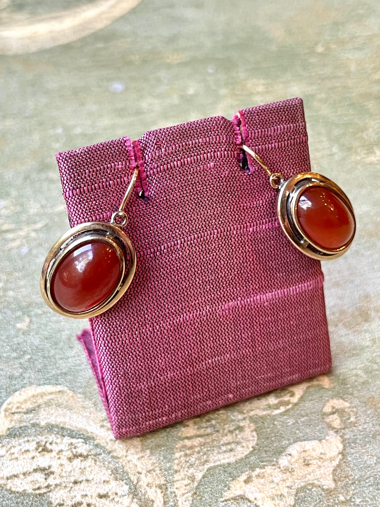 Eleganti orecchini vittoriani in corniola e oro