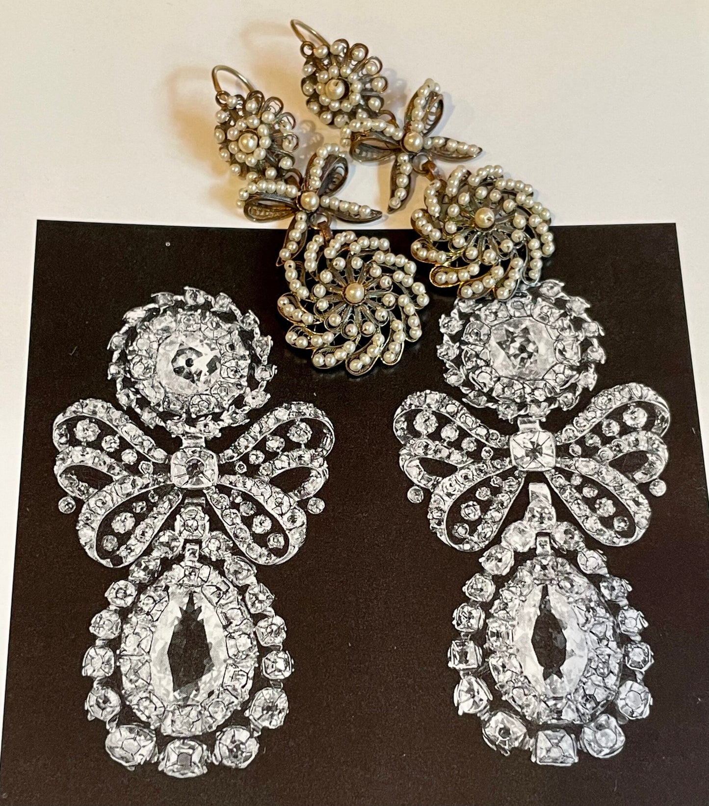 Orecchini con perle di vetro e vermeil, fine ‘700