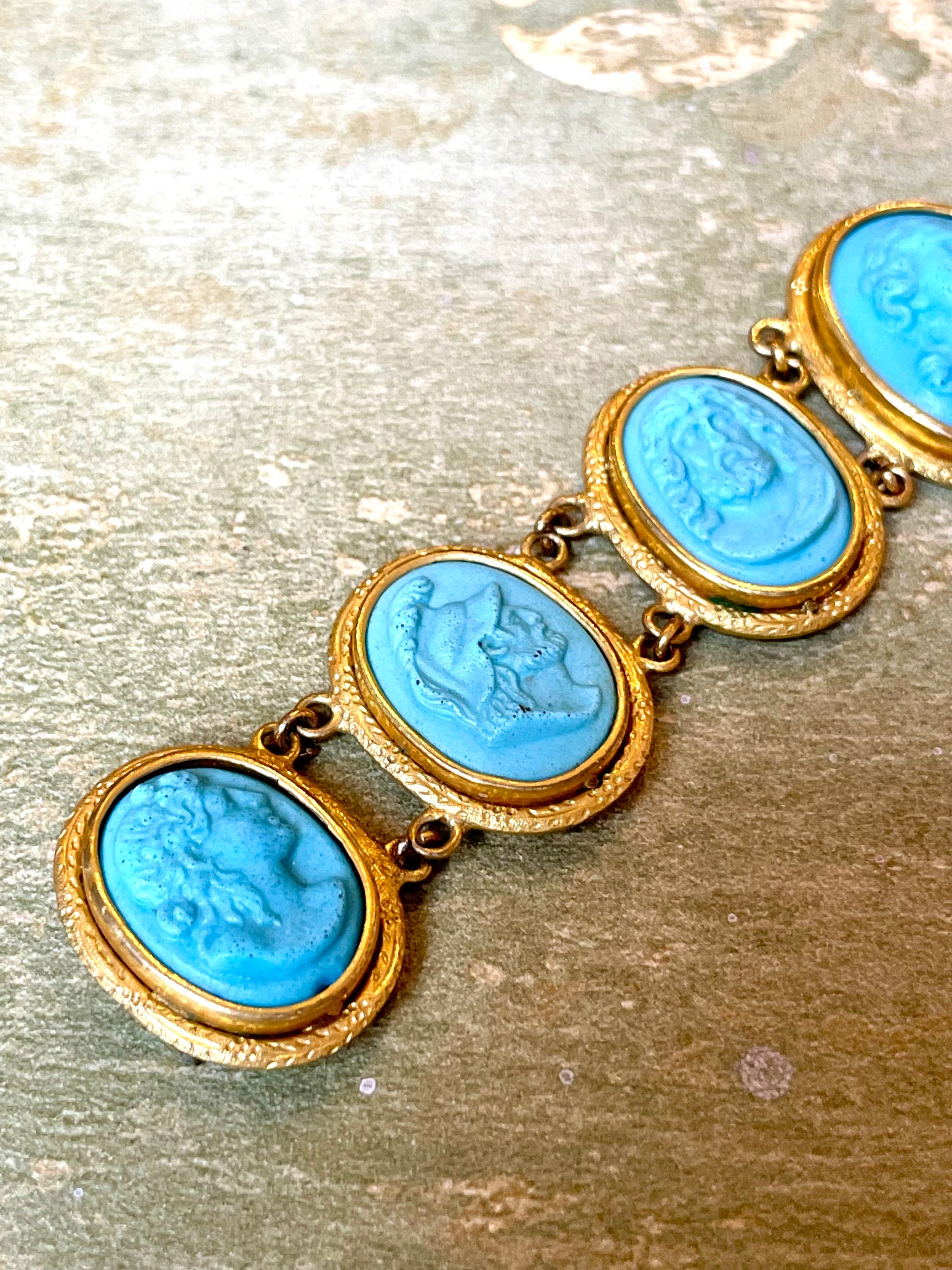 Bracciale Cammei vittoriani in pasta di turchese, laminato in oro