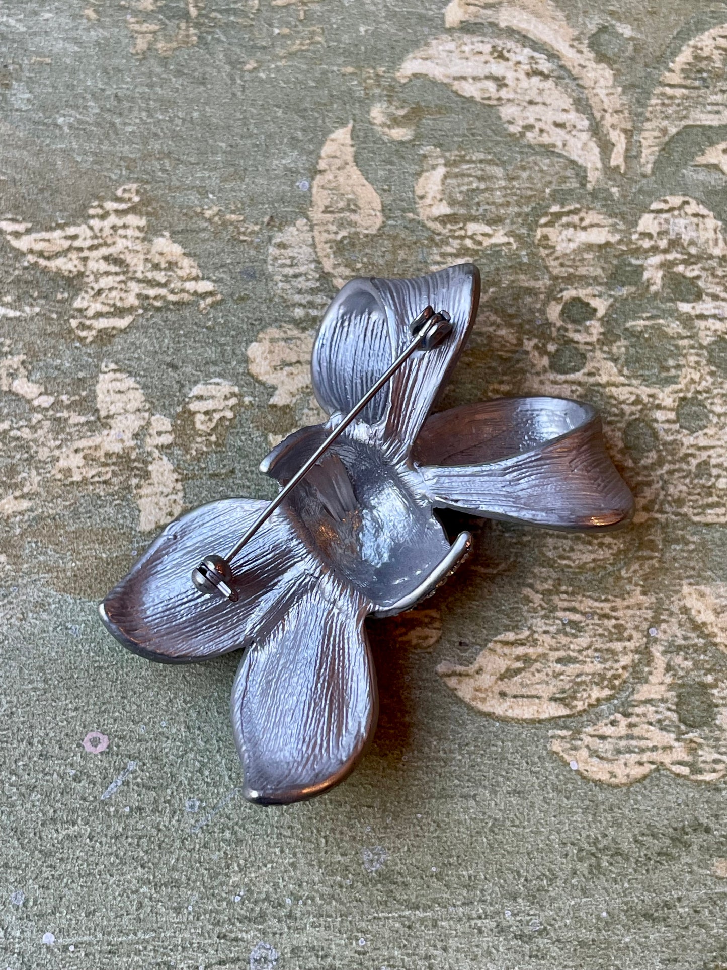 Deliziosa spilla Fiocco anni ‘60