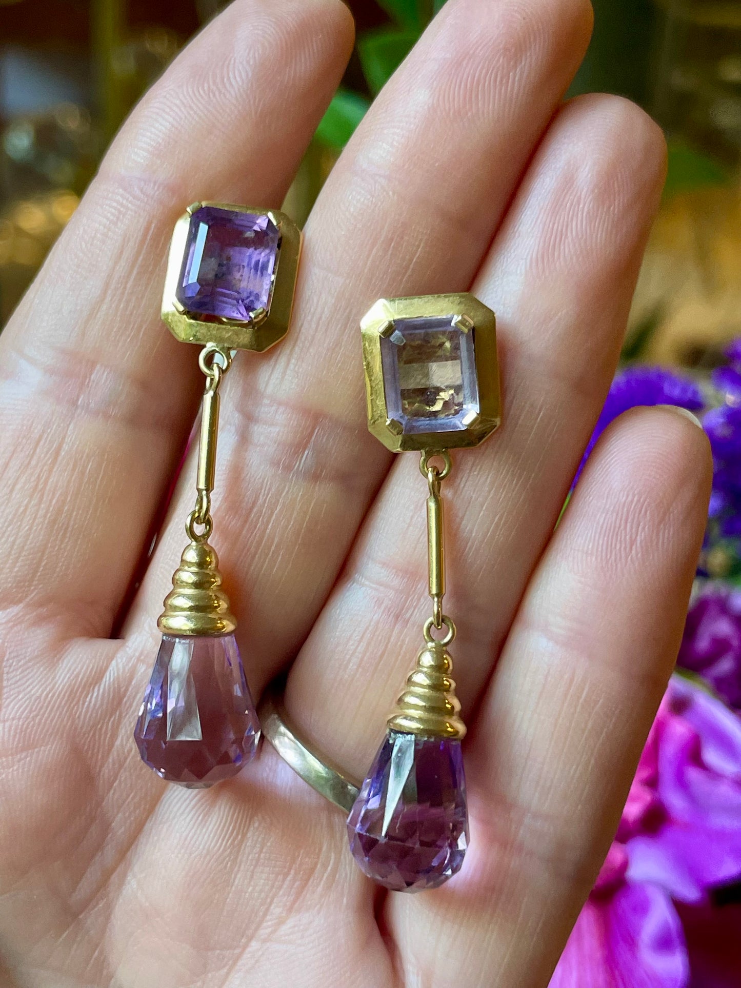 Affascinanti orecchini pendenti con ametista, anni ‘50/60