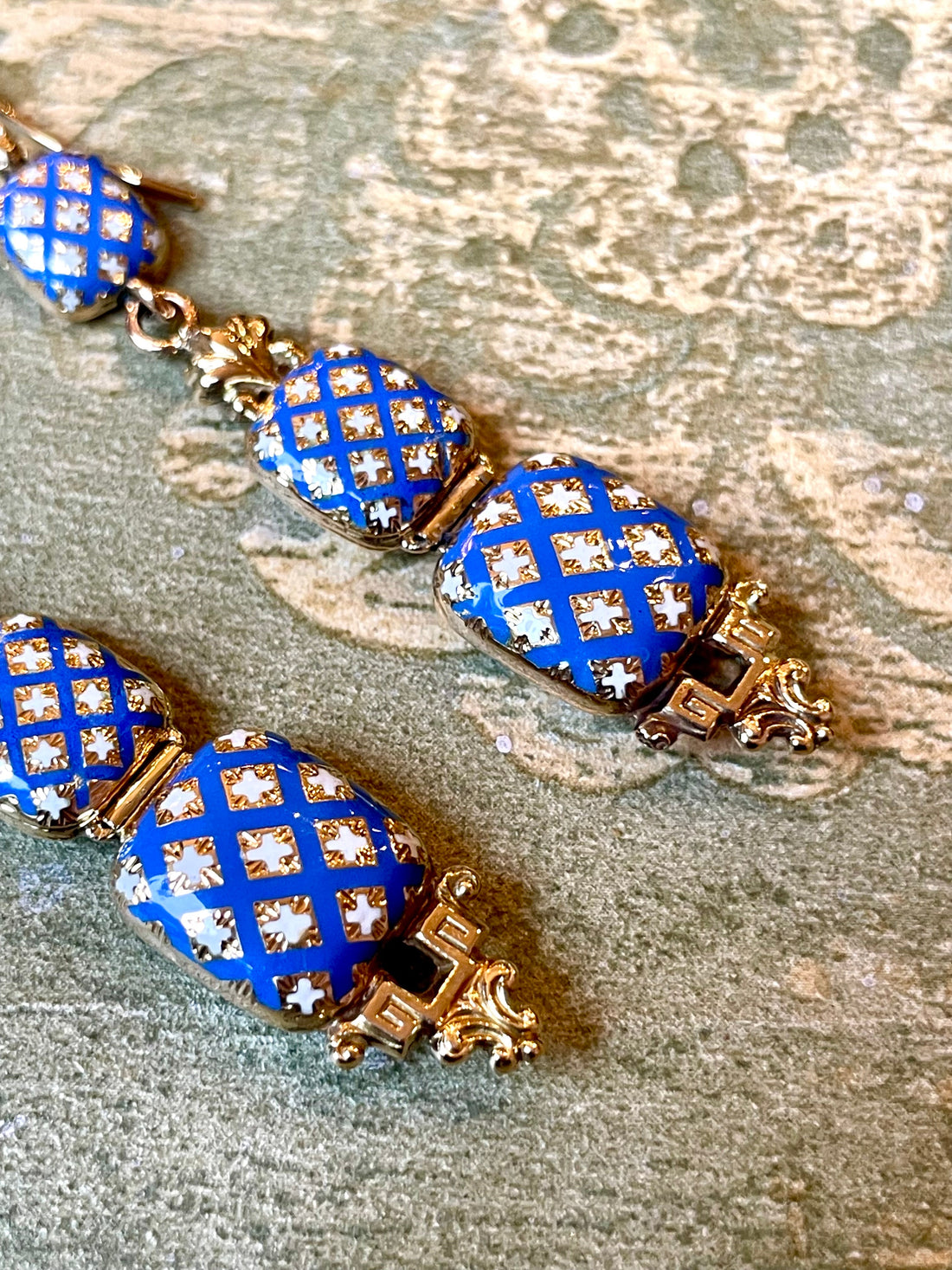 La tecnica dello smalto nel gioiello