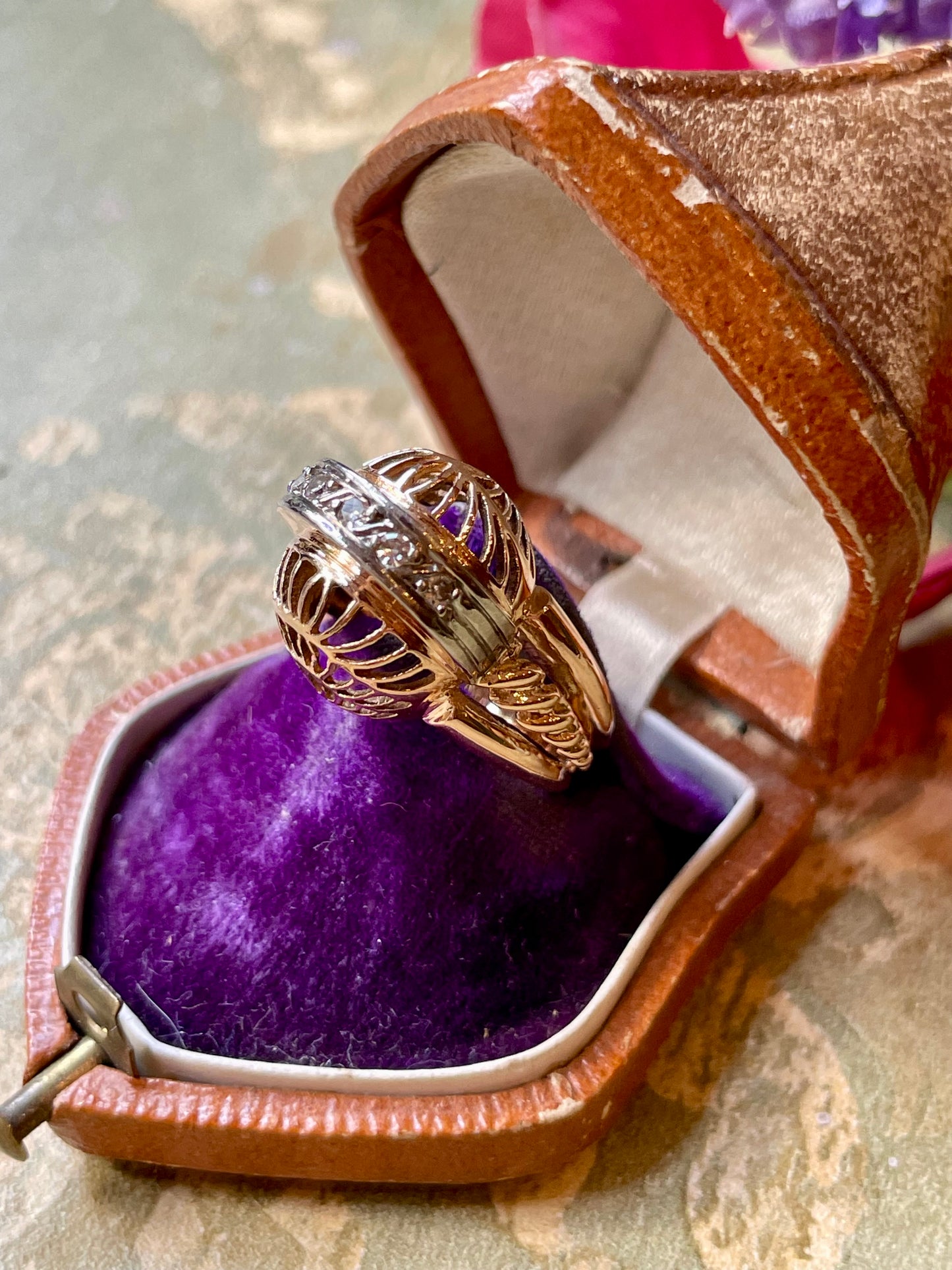 Incantevole anello a palloncino in oro rosa e diamanti, anni ‘40