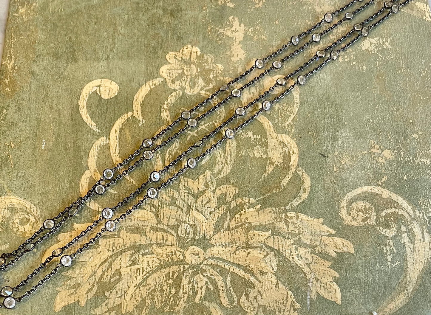 Long briolet chain in metal and paste, Victorian