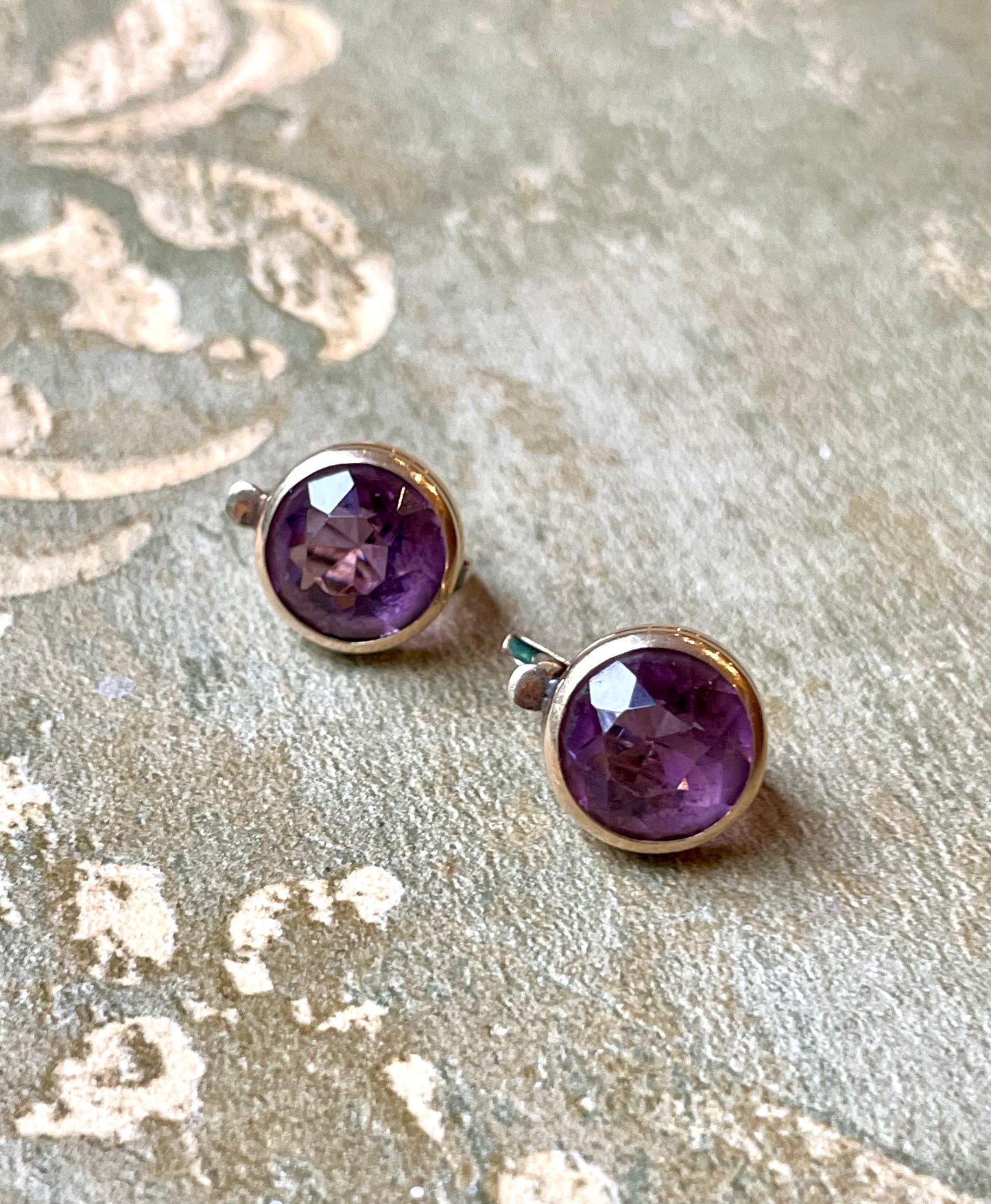 Orecchino Dolce Romanticismo con ametiste, anni ‘40