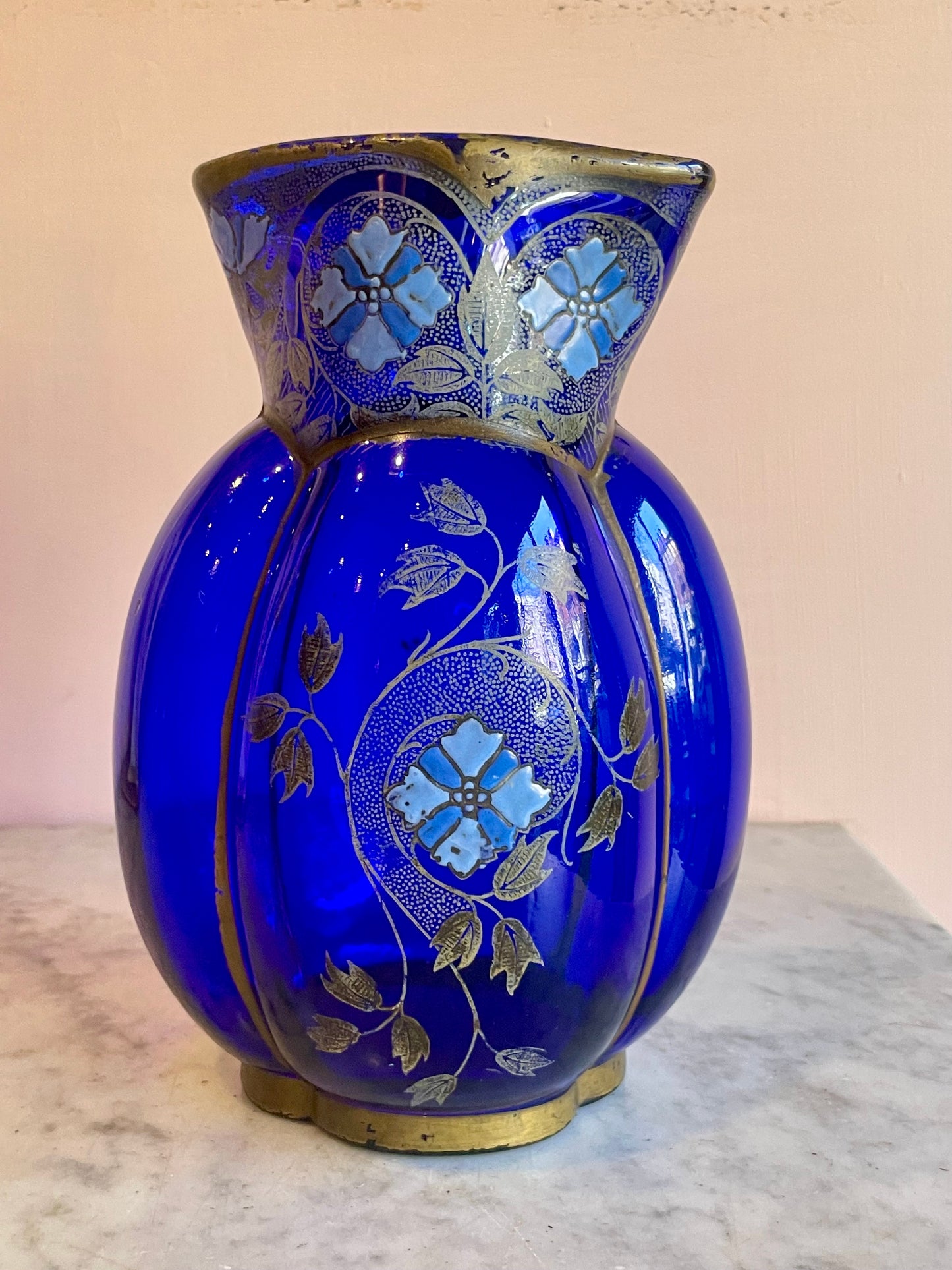Stupendo vaso Art Nouveau in vetro soffiato color cobalto, T. Legras