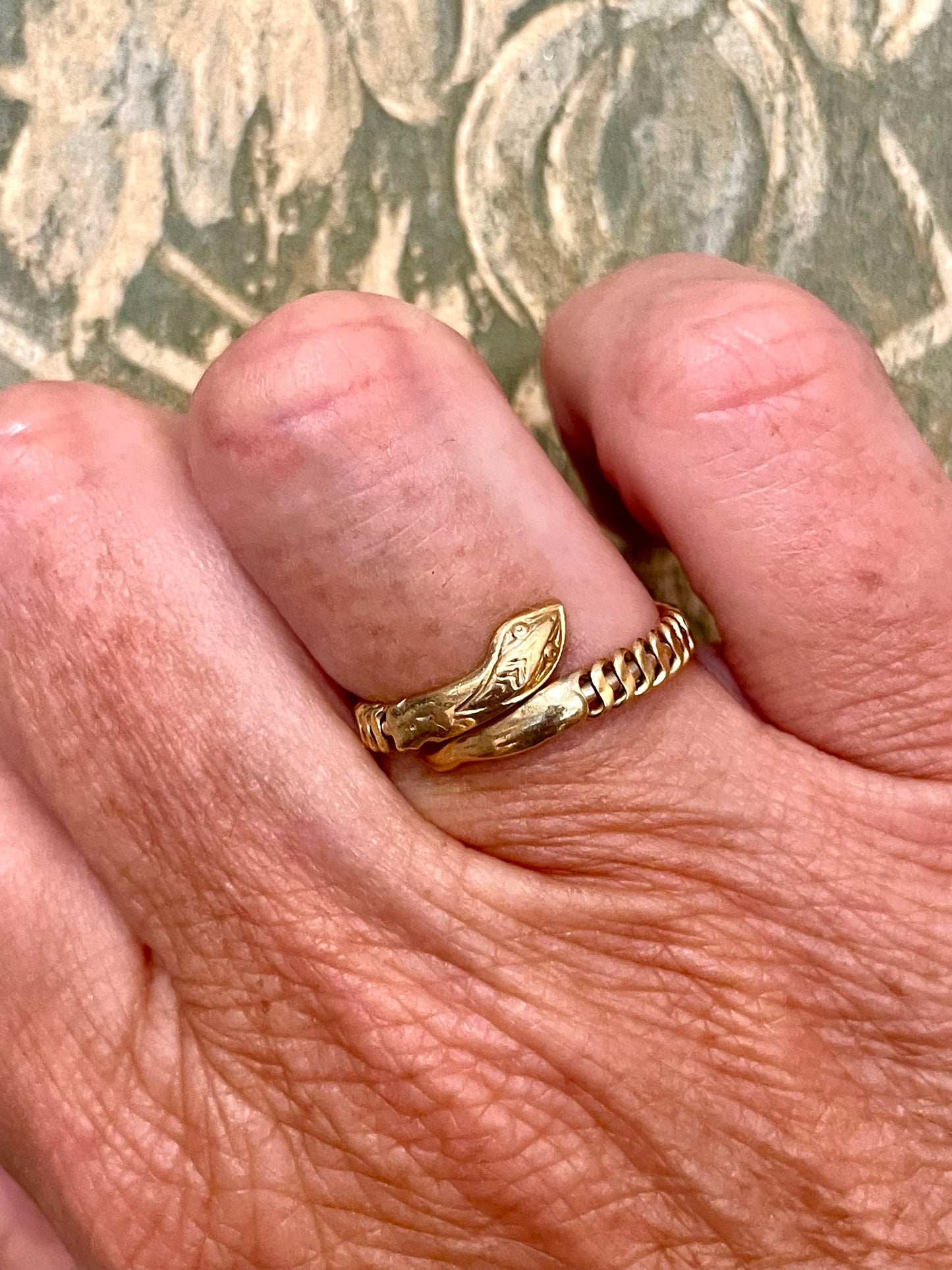 Raffinato anello con serpente, anni ‘60