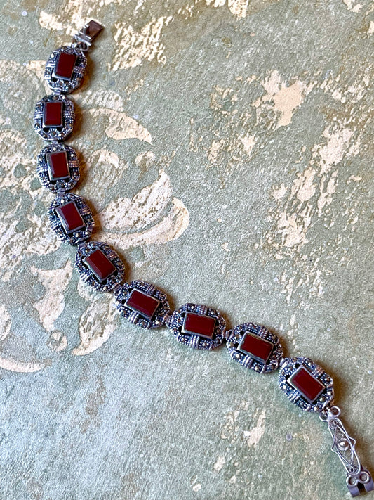 Elegante bracciale in argento, corniola e marcassite, Art Deco