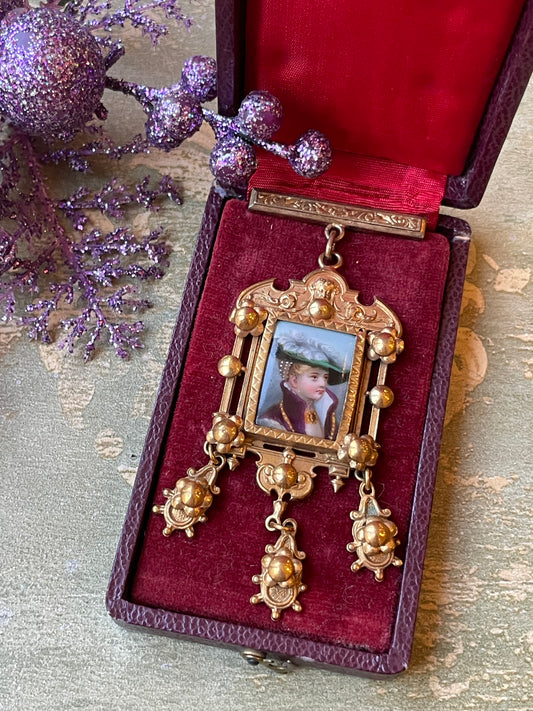 Stupendo pendente con miniatura dipinta, Inghilterra, epoca vittoriana