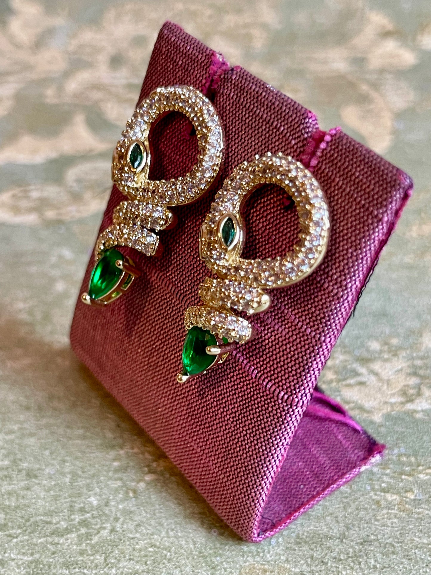 Orecchini con serpente e cristalli, anni ‘80